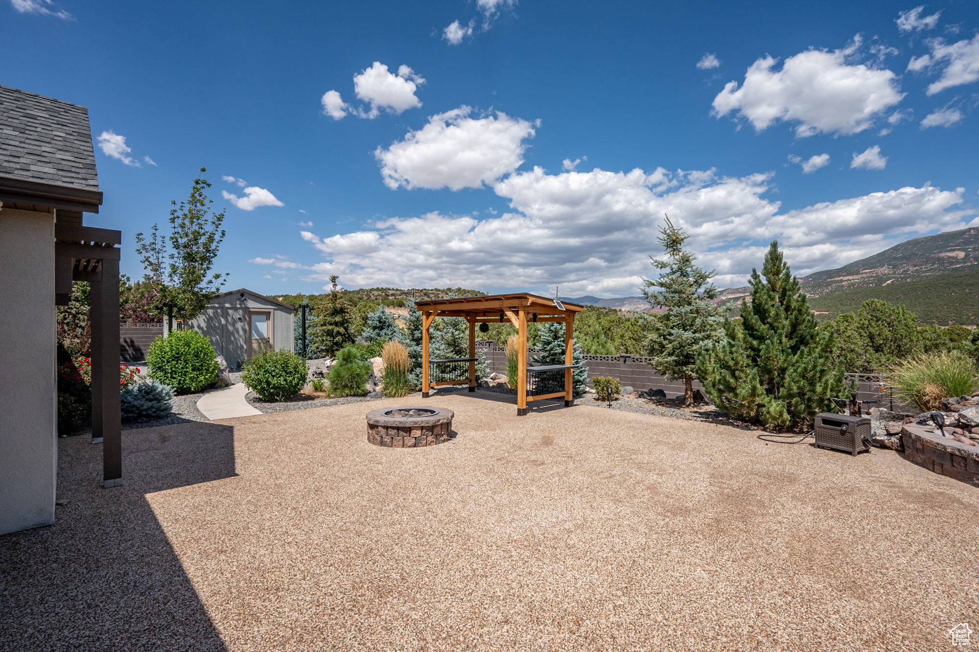 EAGLE RIDGE AT SOUTH MOUNTAIN - Residential
