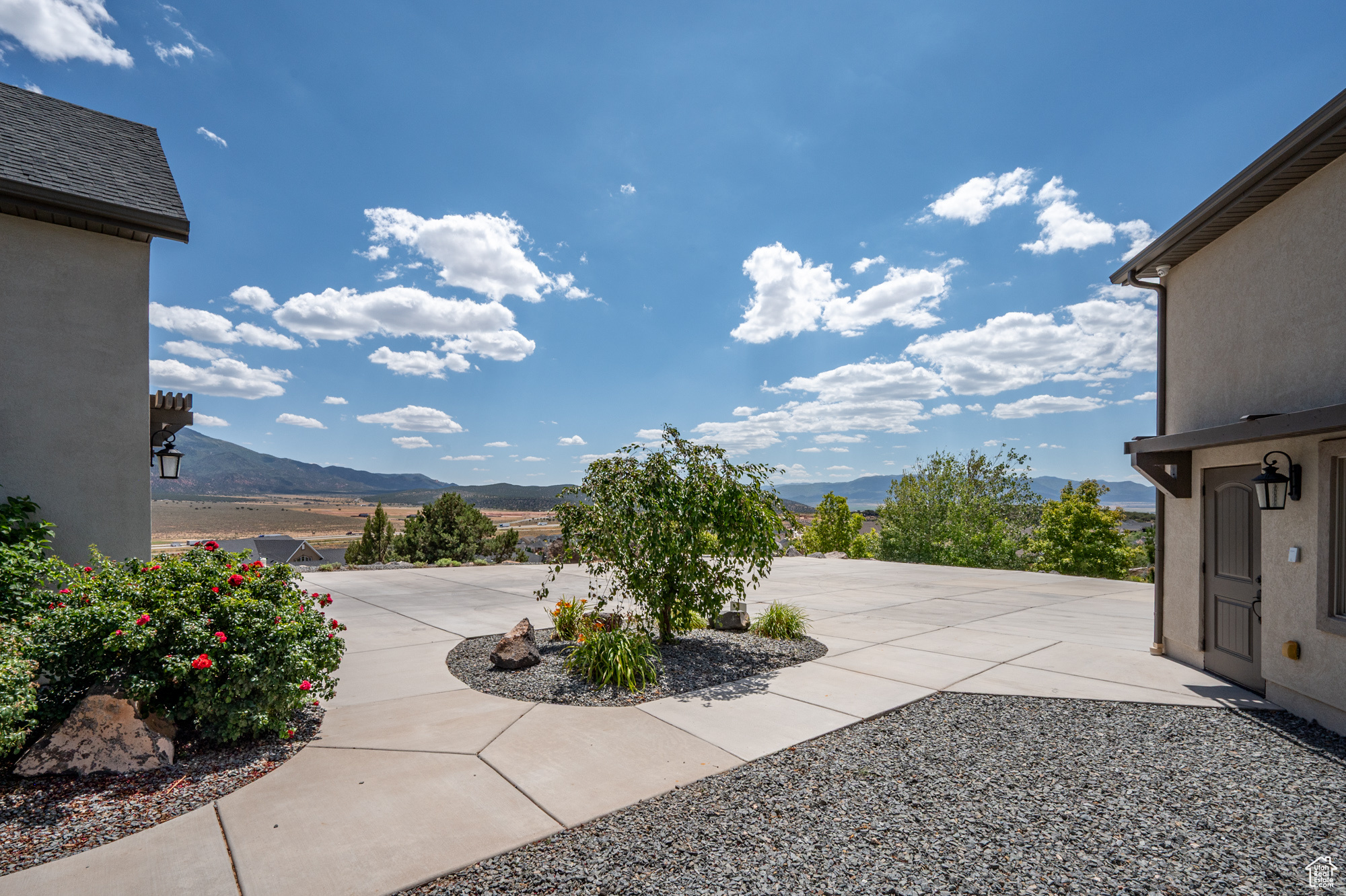 EAGLE RIDGE AT SOUTH MOUNTAIN - Residential