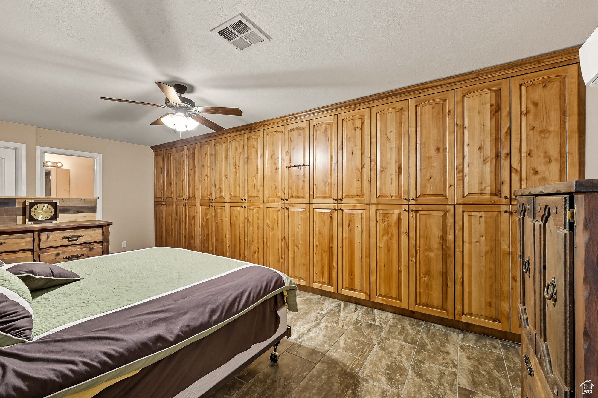EAGLE RIDGE AT SOUTH MOUNTAIN - Residential
