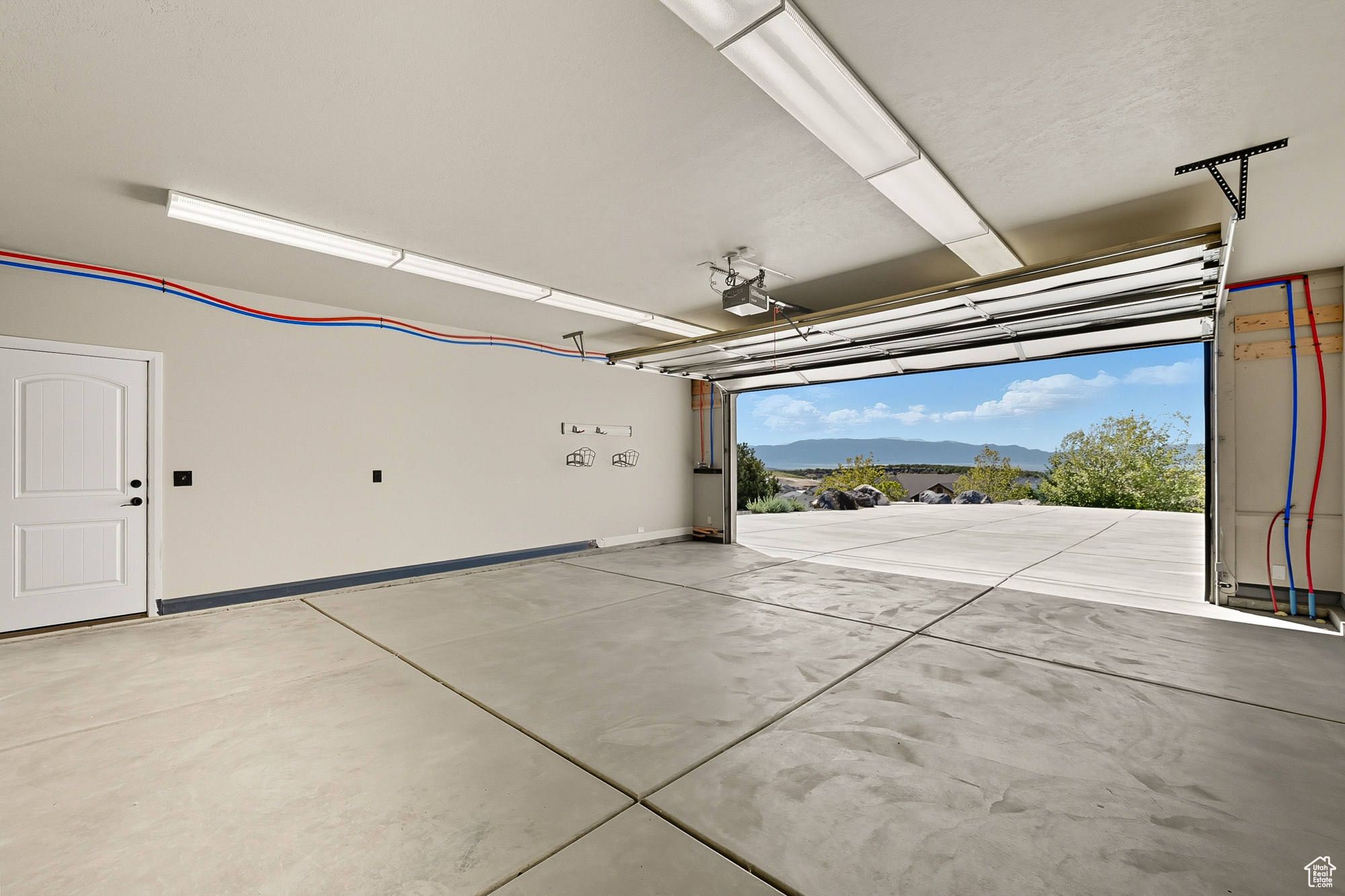 EAGLE RIDGE AT SOUTH MOUNTAIN - Residential