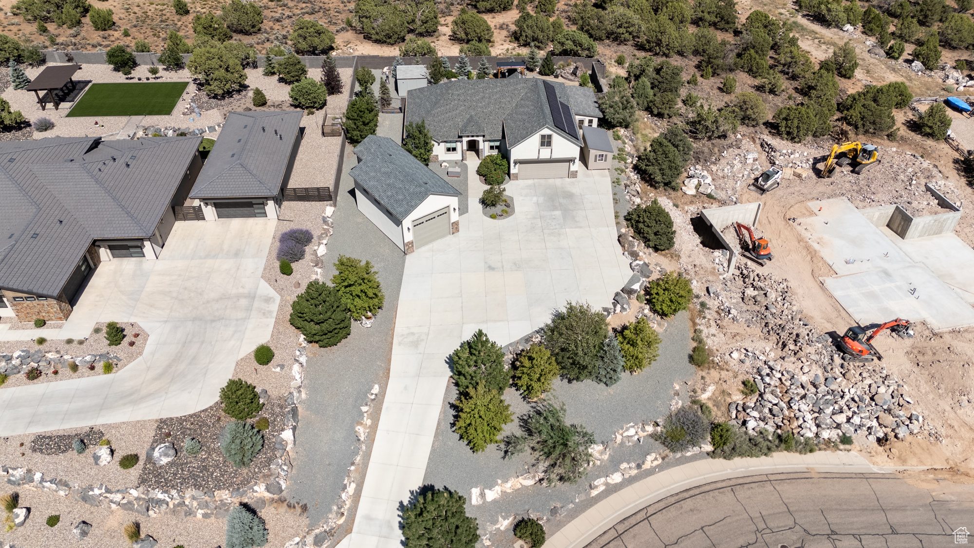 EAGLE RIDGE AT SOUTH MOUNTAIN - Residential