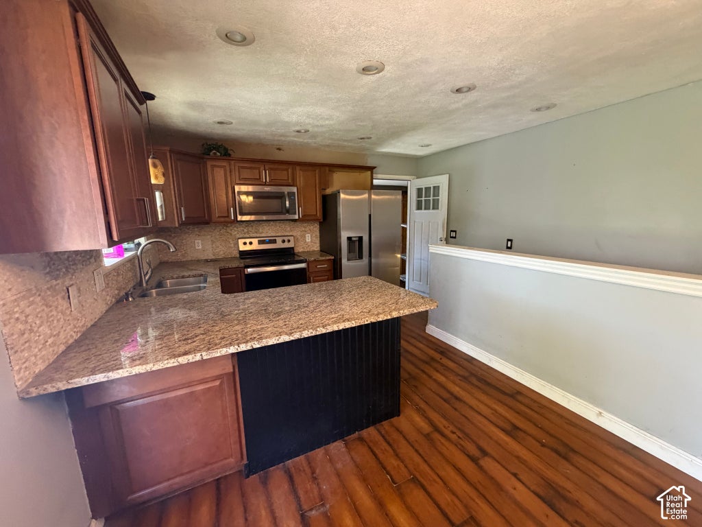Photo of 5939 S HUMMEL DR W, Salt Lake City, UT 84118 (MLS # 2190682)