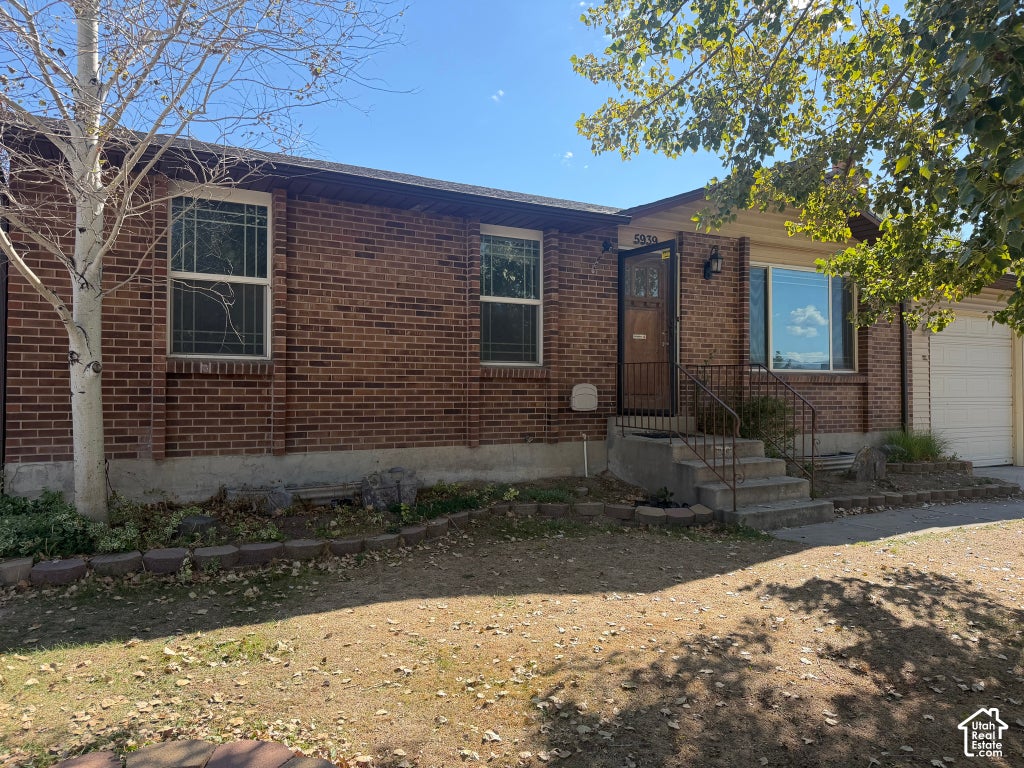 Photo of 5939 S HUMMEL DR W, Salt Lake City, UT 84118 (MLS # 2190682)