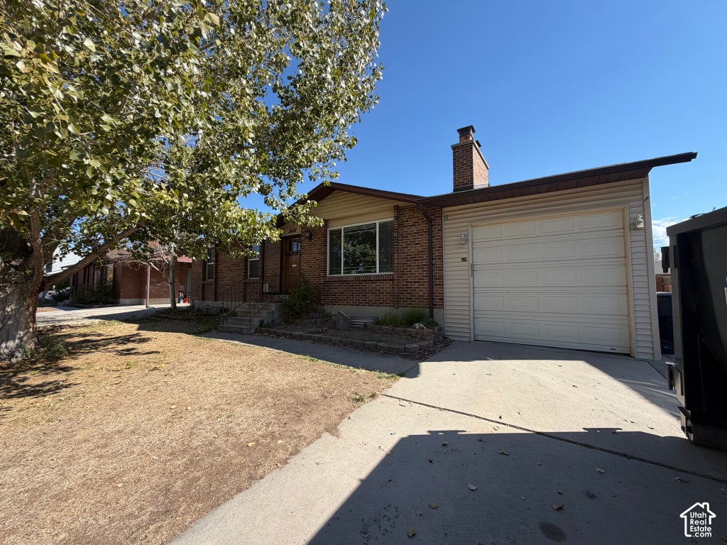 Photo of 5939 S HUMMEL DR W, Salt Lake City, UT 84118 (MLS # 2190682)