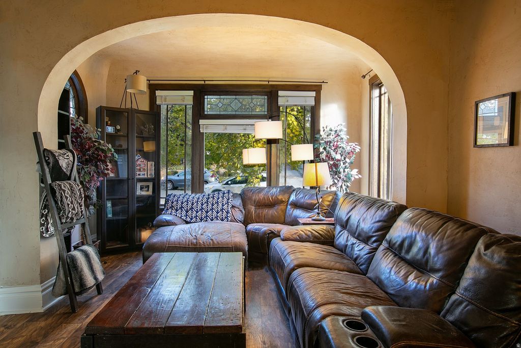 Photo of 121 T ST, Salt Lake City, UT 84103 (MLS # 2138280)