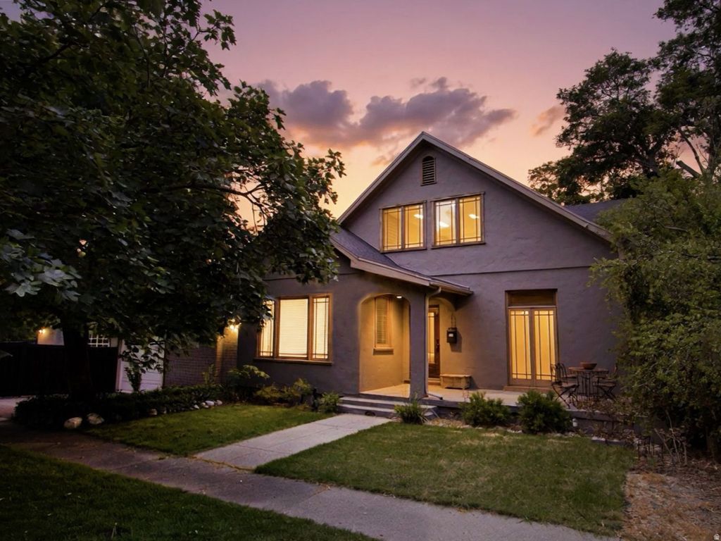 Photo of 121 T ST, Salt Lake City, UT 84103 (MLS # 2138280)