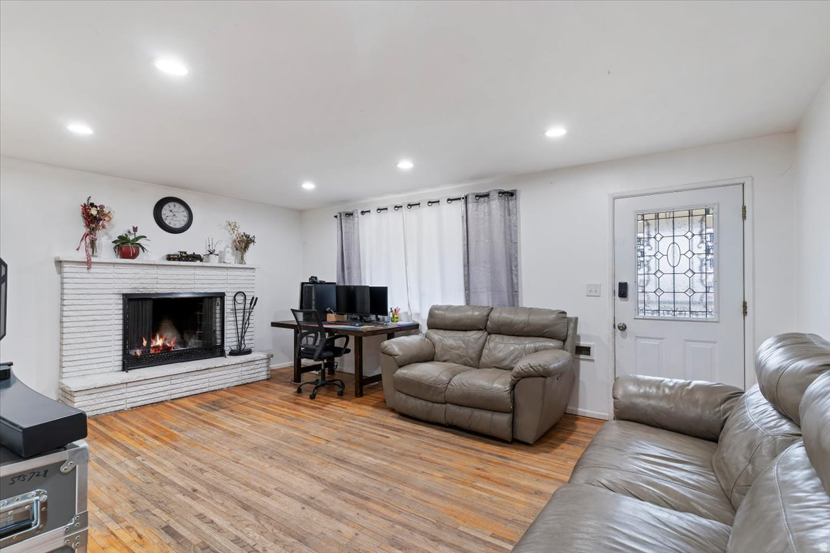 GOLDEN WEST VILLA - Residential