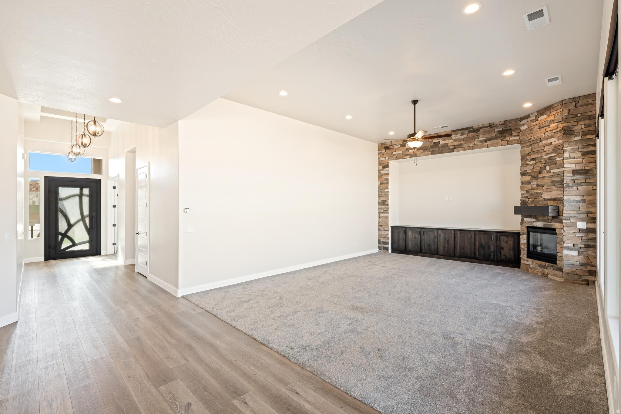 LEDGES OF ST GEORGE WHITE ROCKS PH 6 - Residential