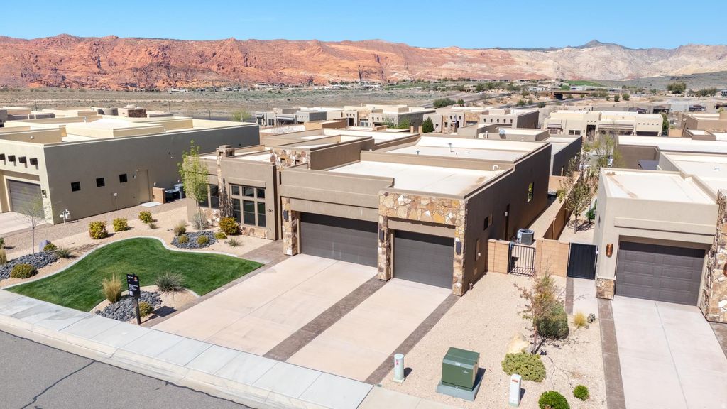 Photo of 4745 N COTTONTAIL DR, Saint George, UT 84770 (MLS # 2156405)