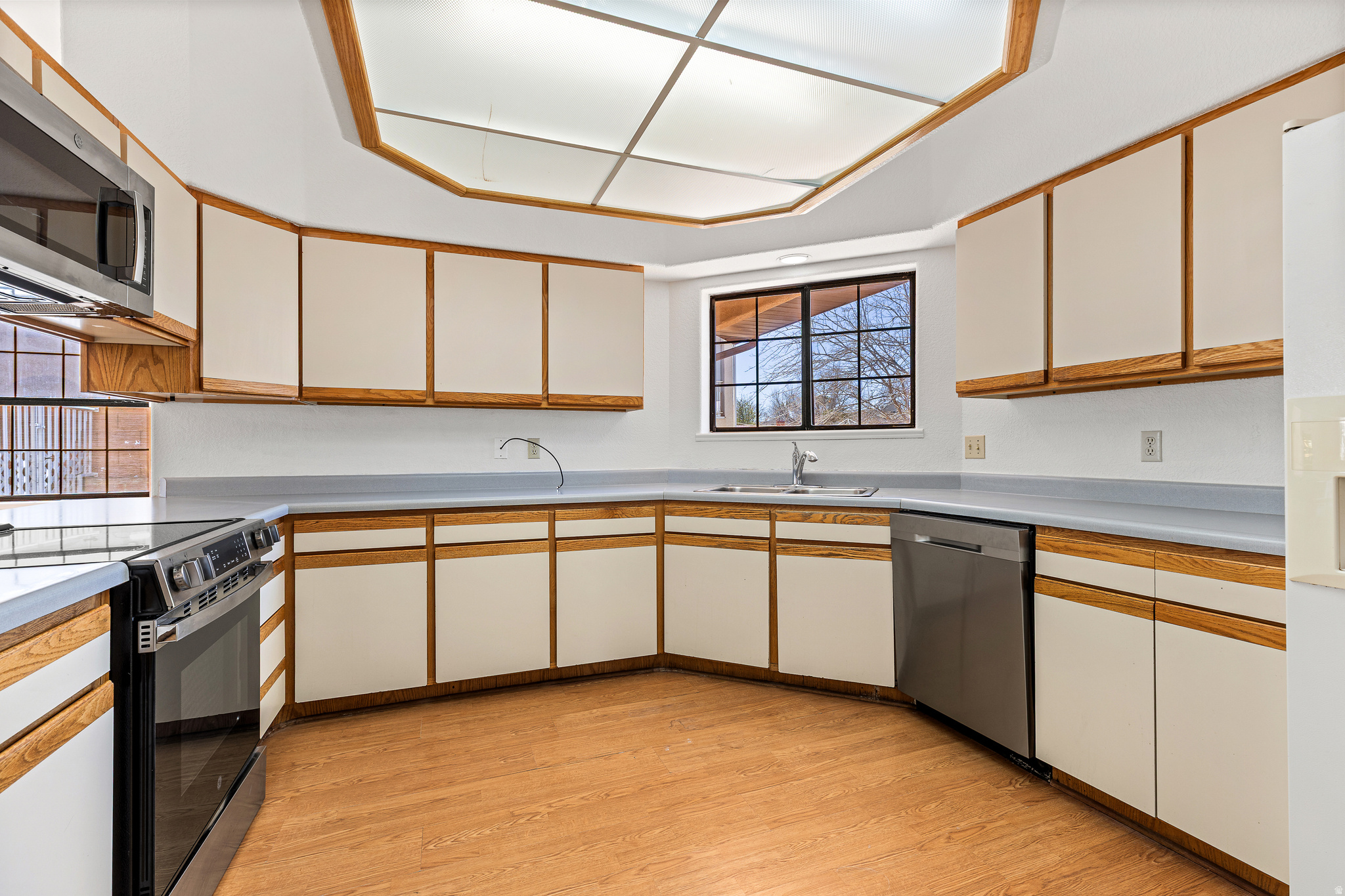 BLOOMINGTON HILLS - Residential