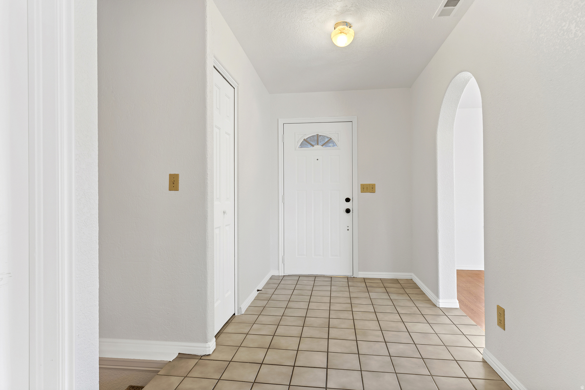 BLOOMINGTON HILLS - Residential