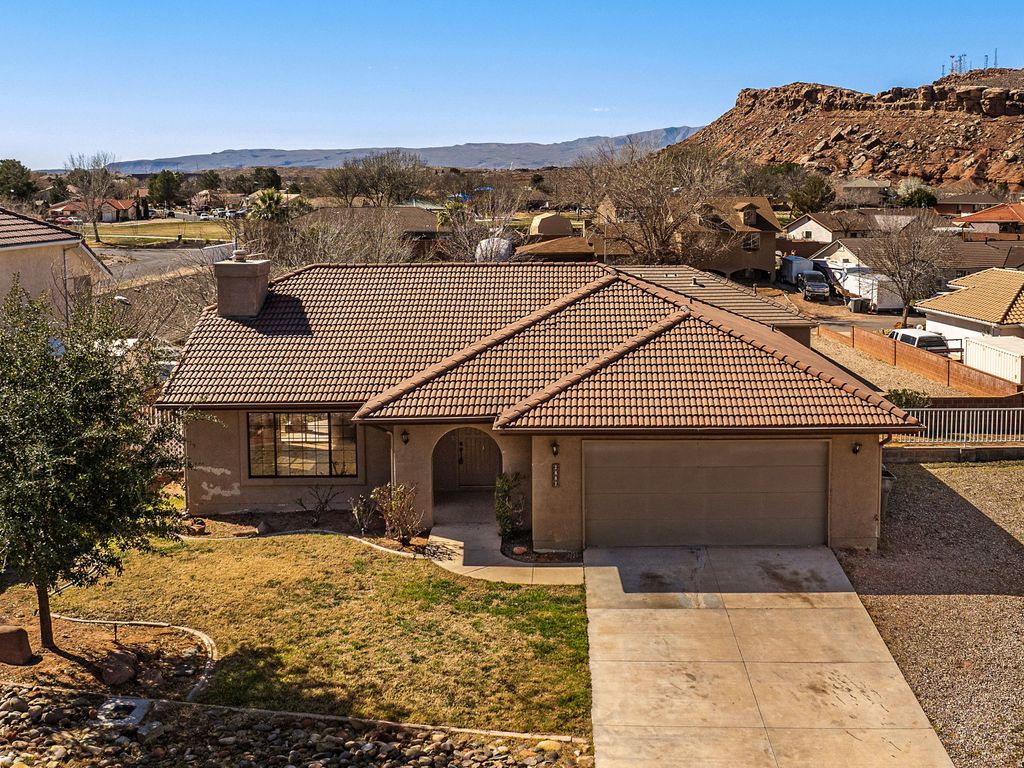 Photo of 2882 S EBONY CIR, Bloomington, UT 84790 (MLS # 2141330)