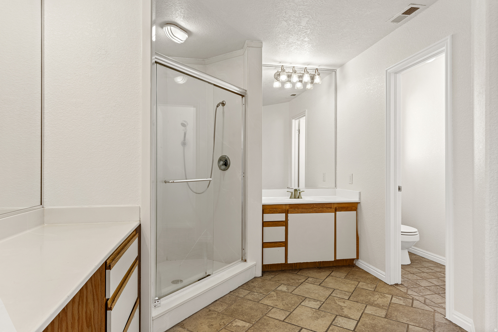 BLOOMINGTON HILLS - Residential