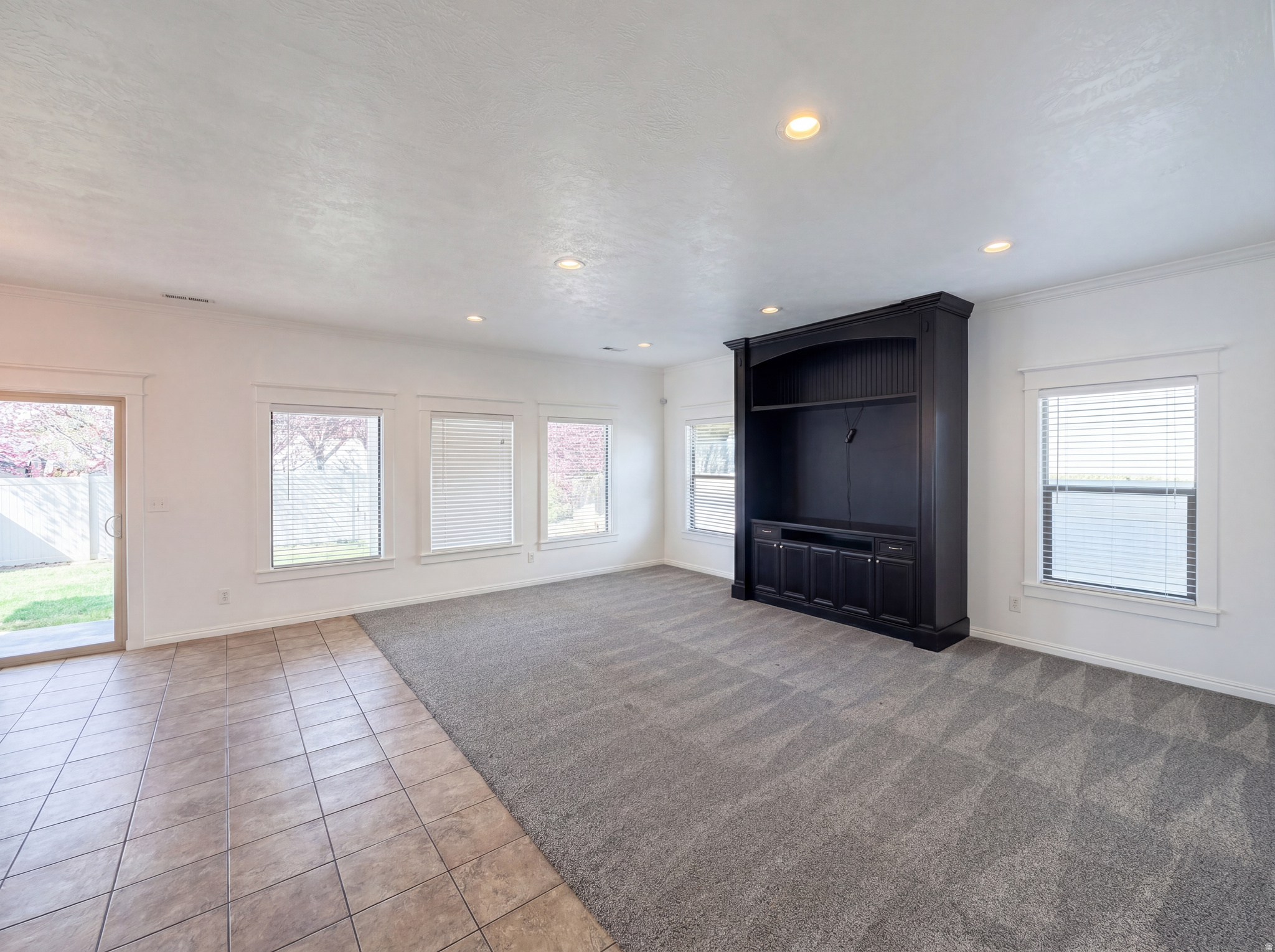 NORTH LAKE - Residential