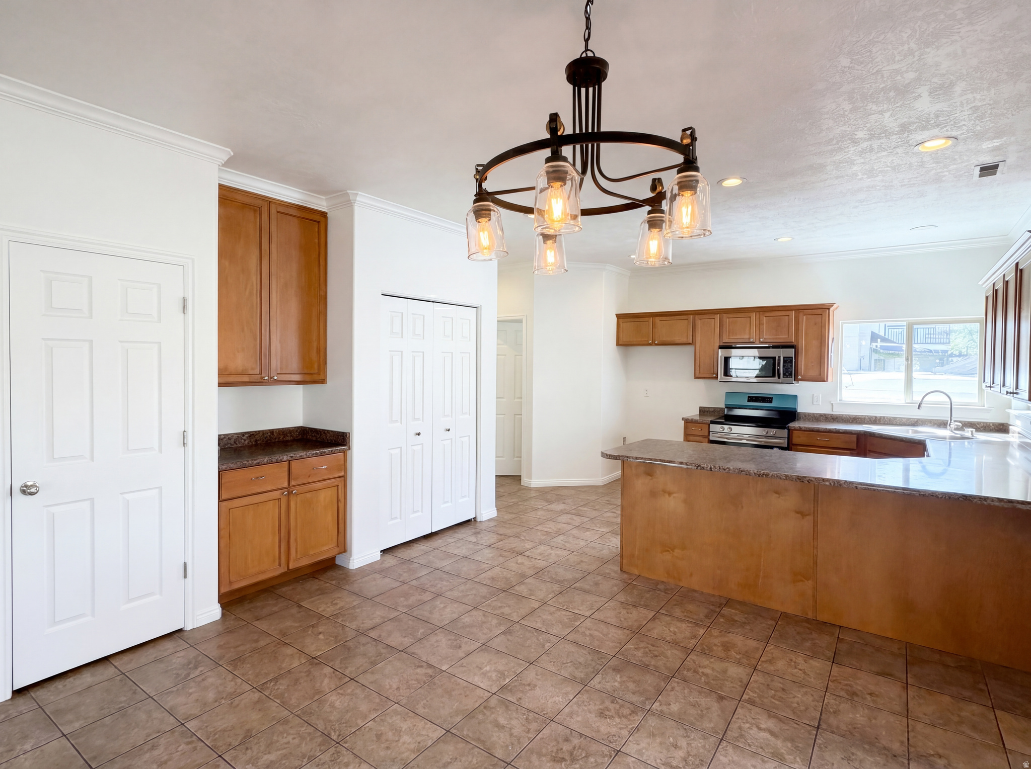 NORTH LAKE - Residential