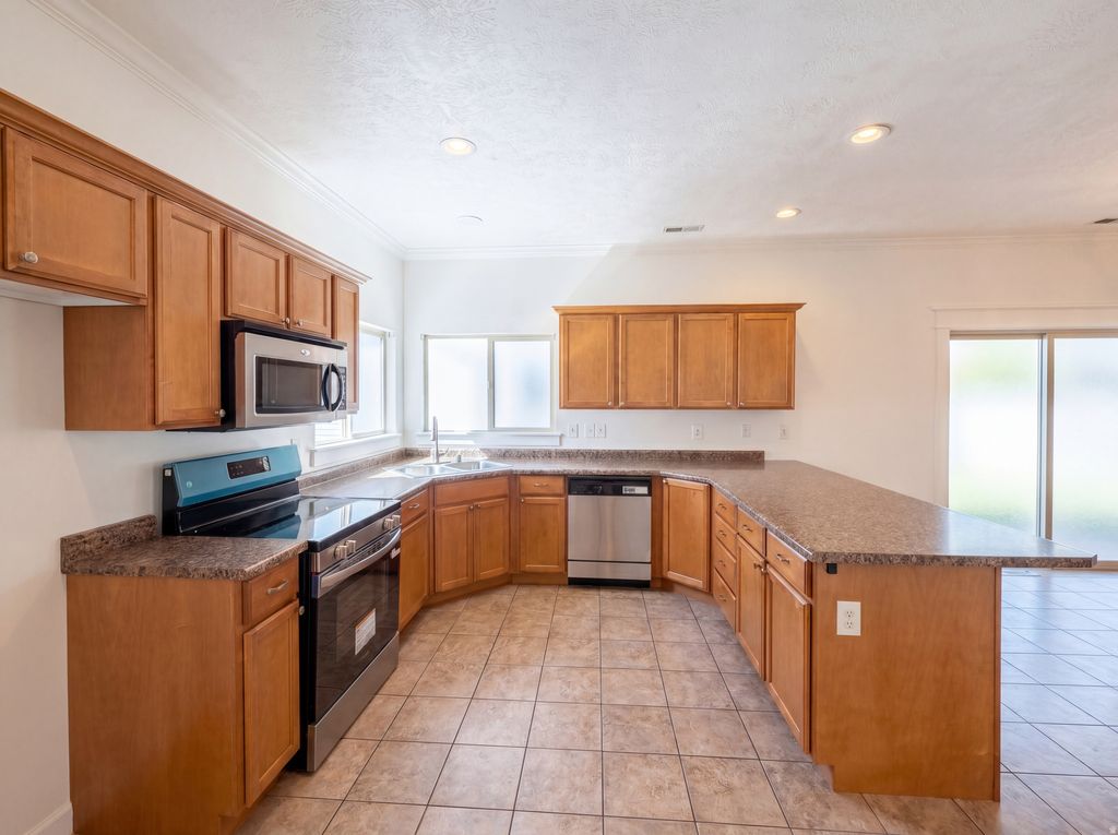 Photo of 896 W 1625 S, Lehi, UT 84043 (MLS # 2153301)