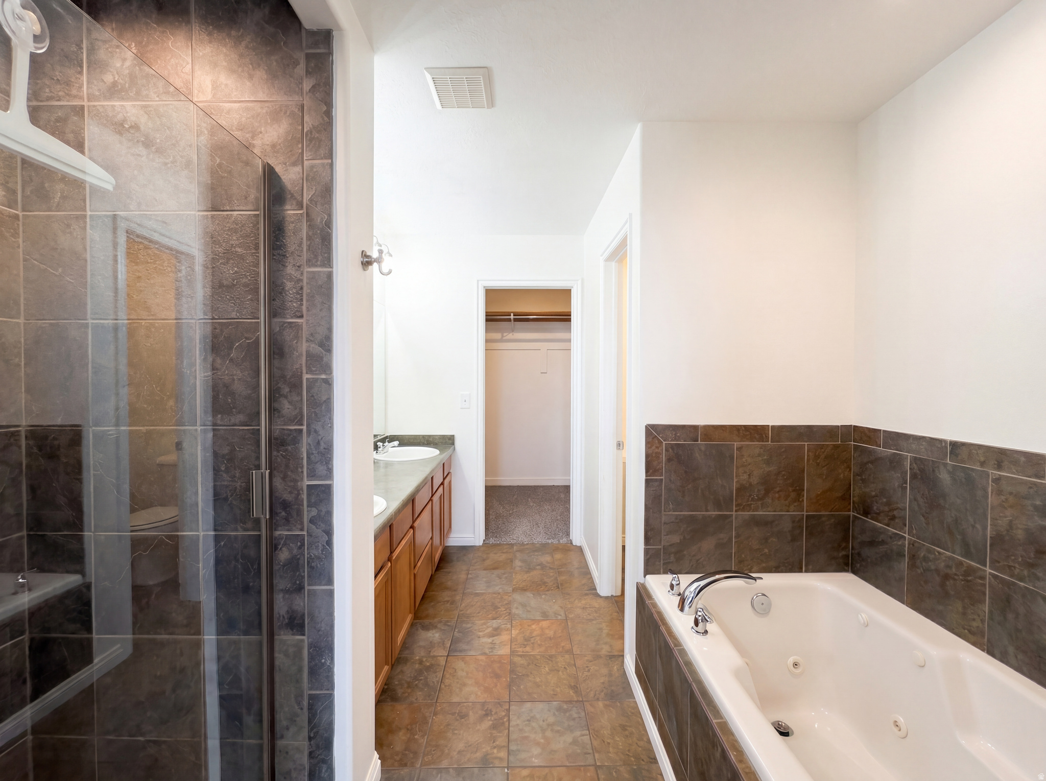 NORTH LAKE - Residential