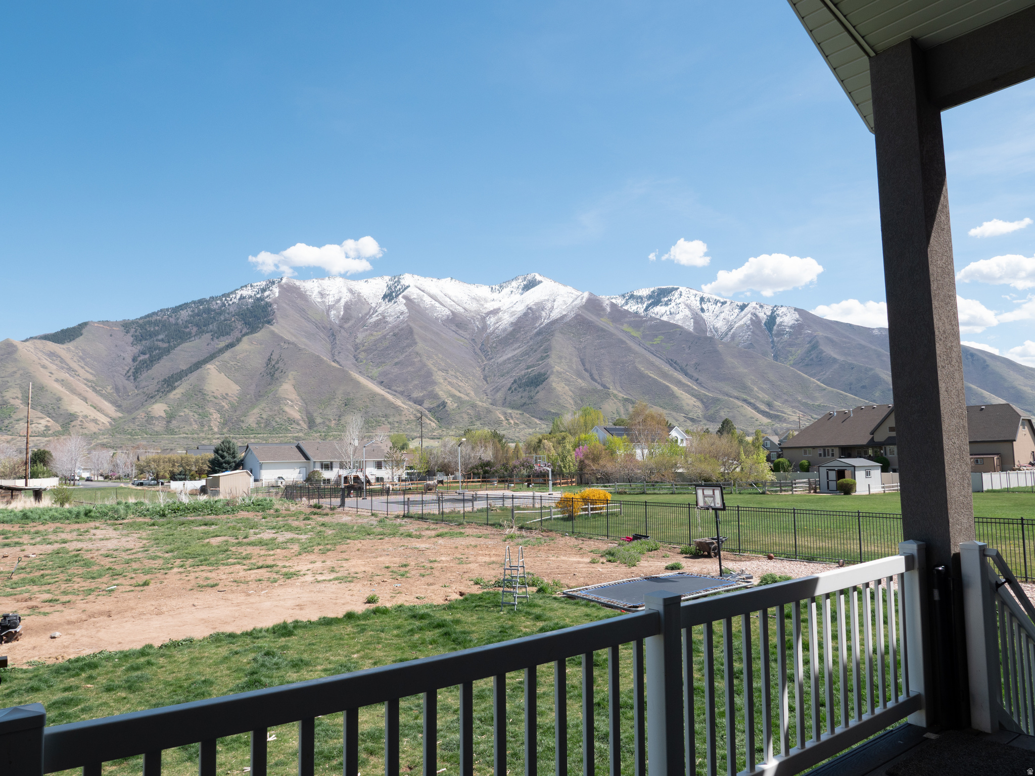 MAPLETON HIGHLANDS - Residential