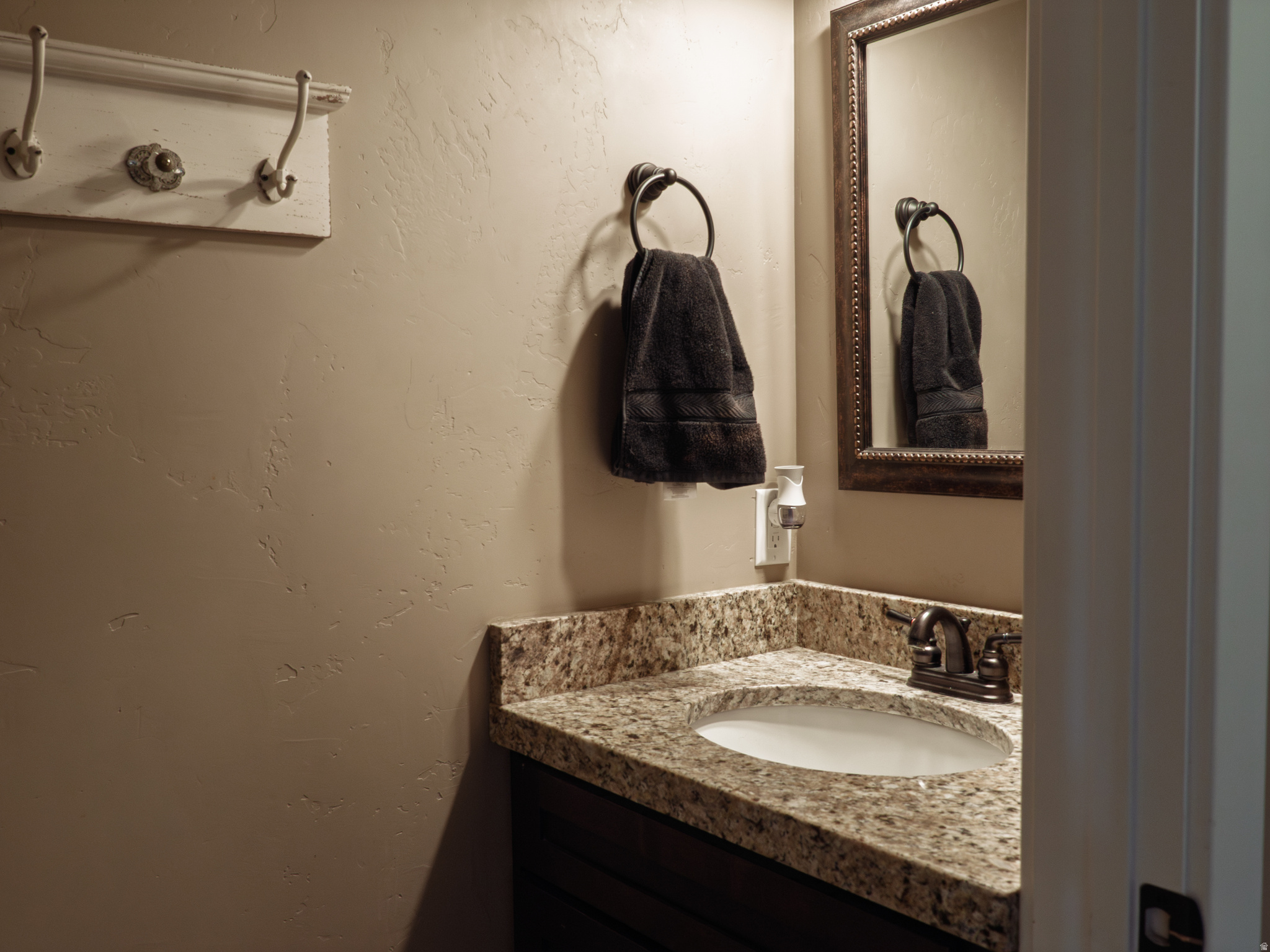 MAPLETON HIGHLANDS - Residential