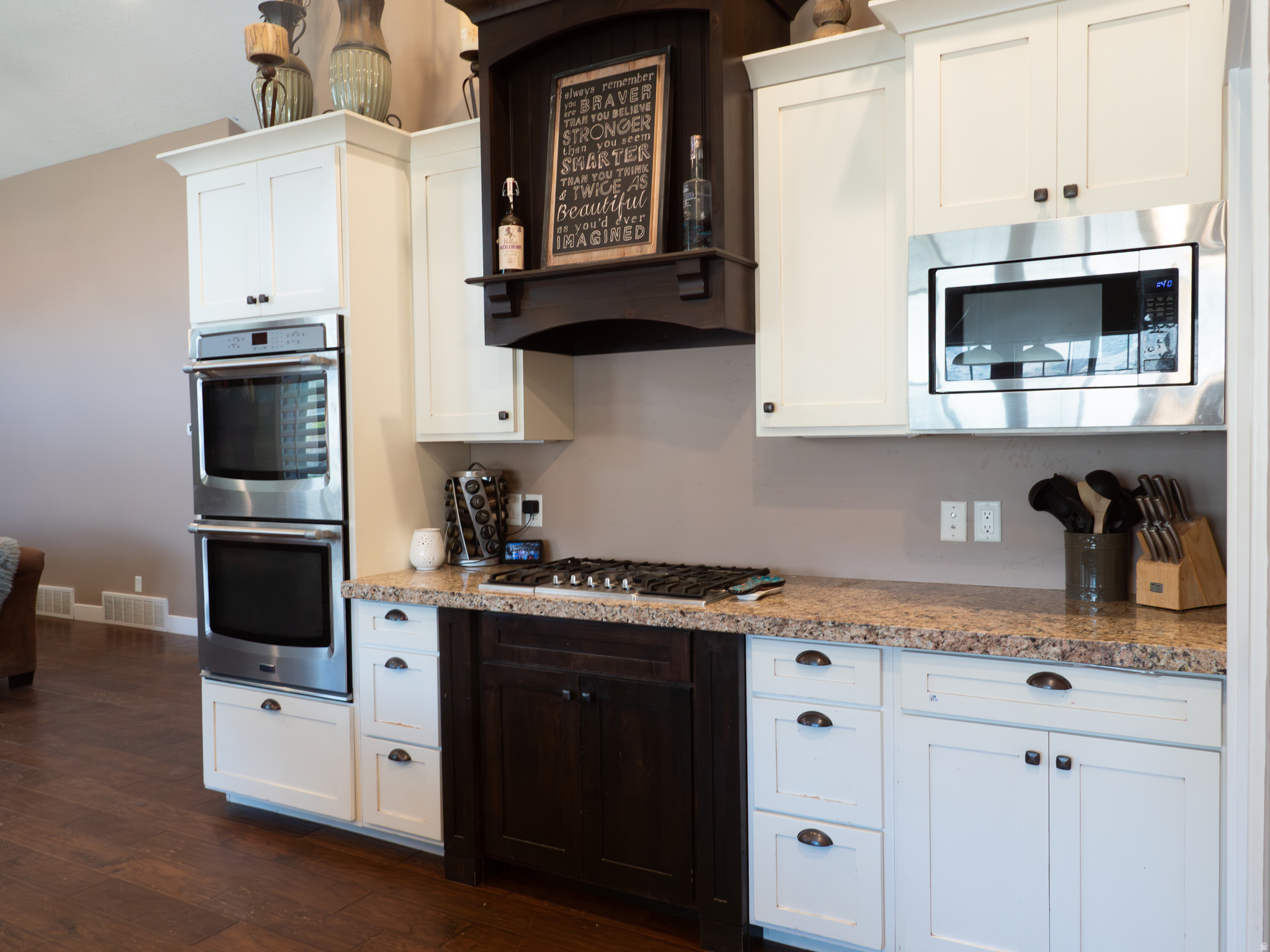 MAPLETON HIGHLANDS - Residential