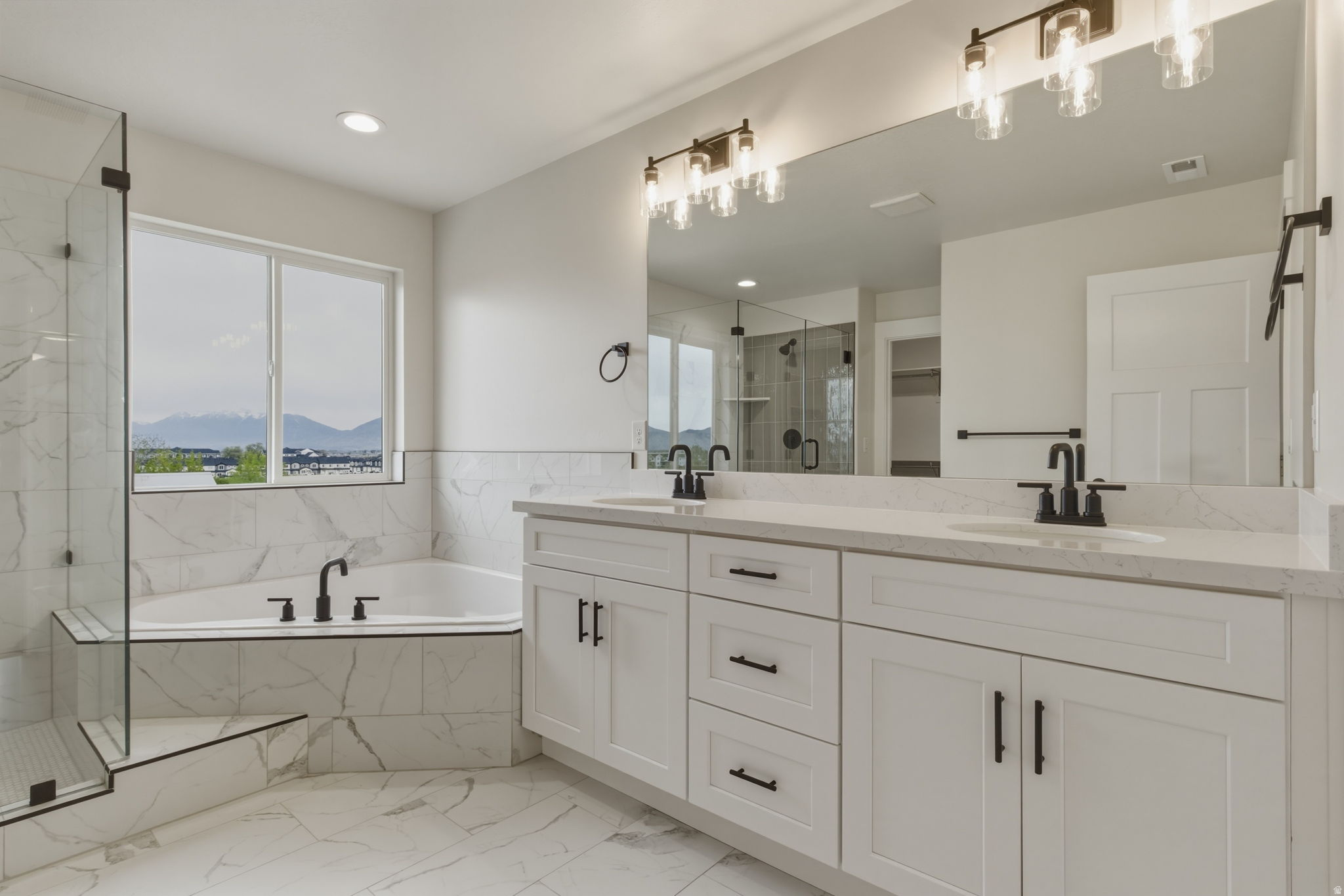 QUAIL MOUNTAIN - Residential