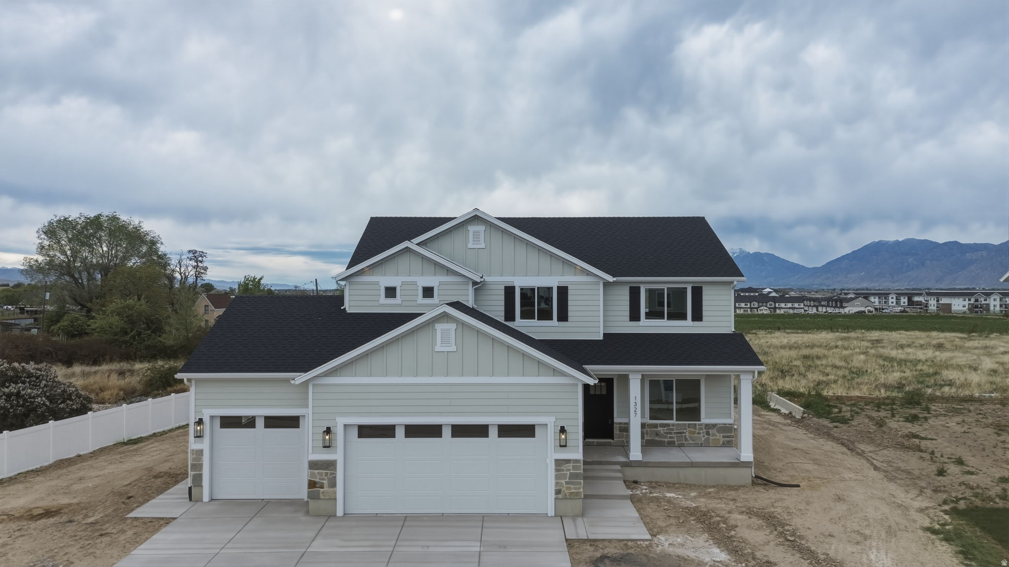 QUAIL MOUNTAIN - Residential