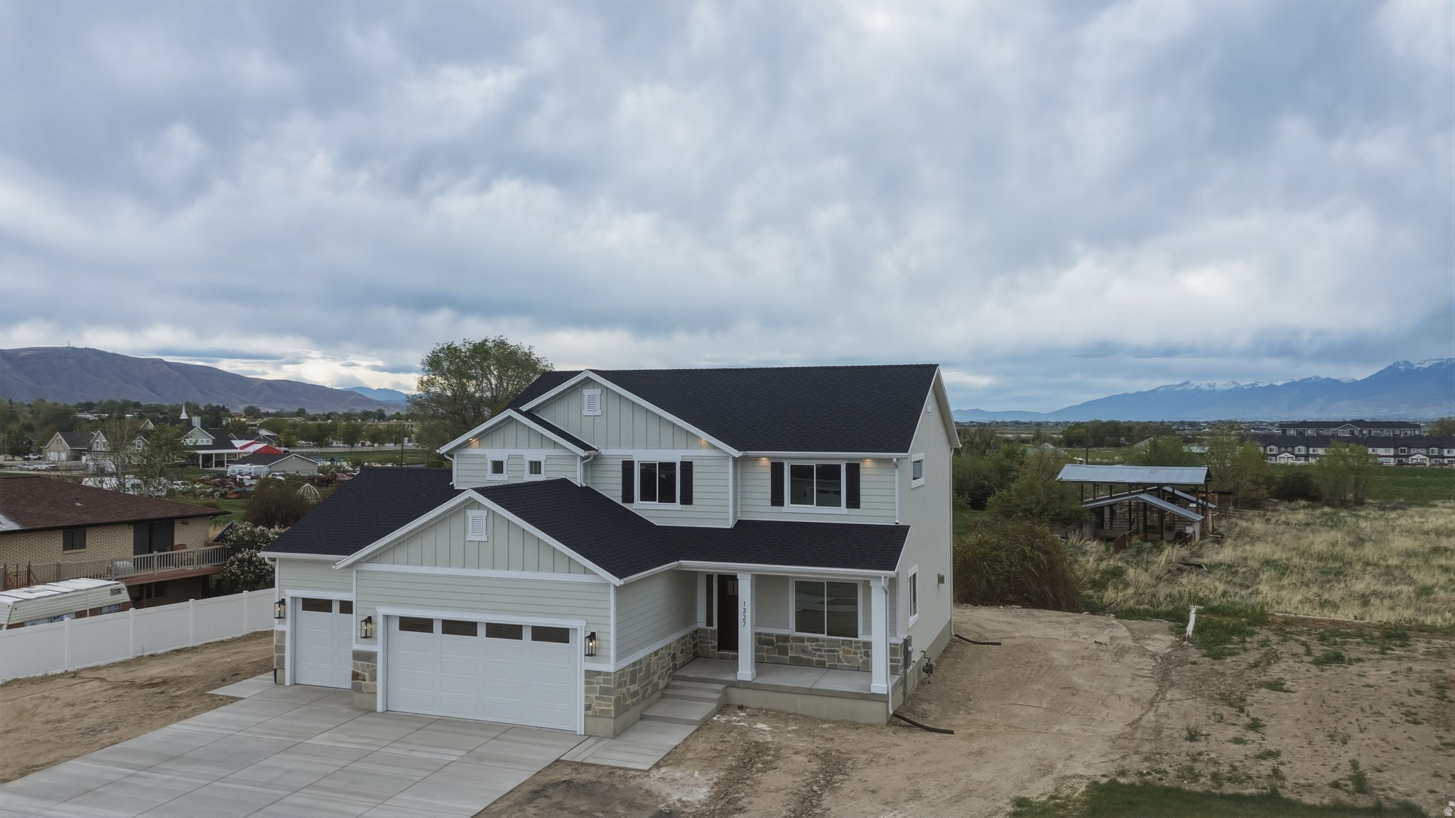 QUAIL MOUNTAIN - Residential