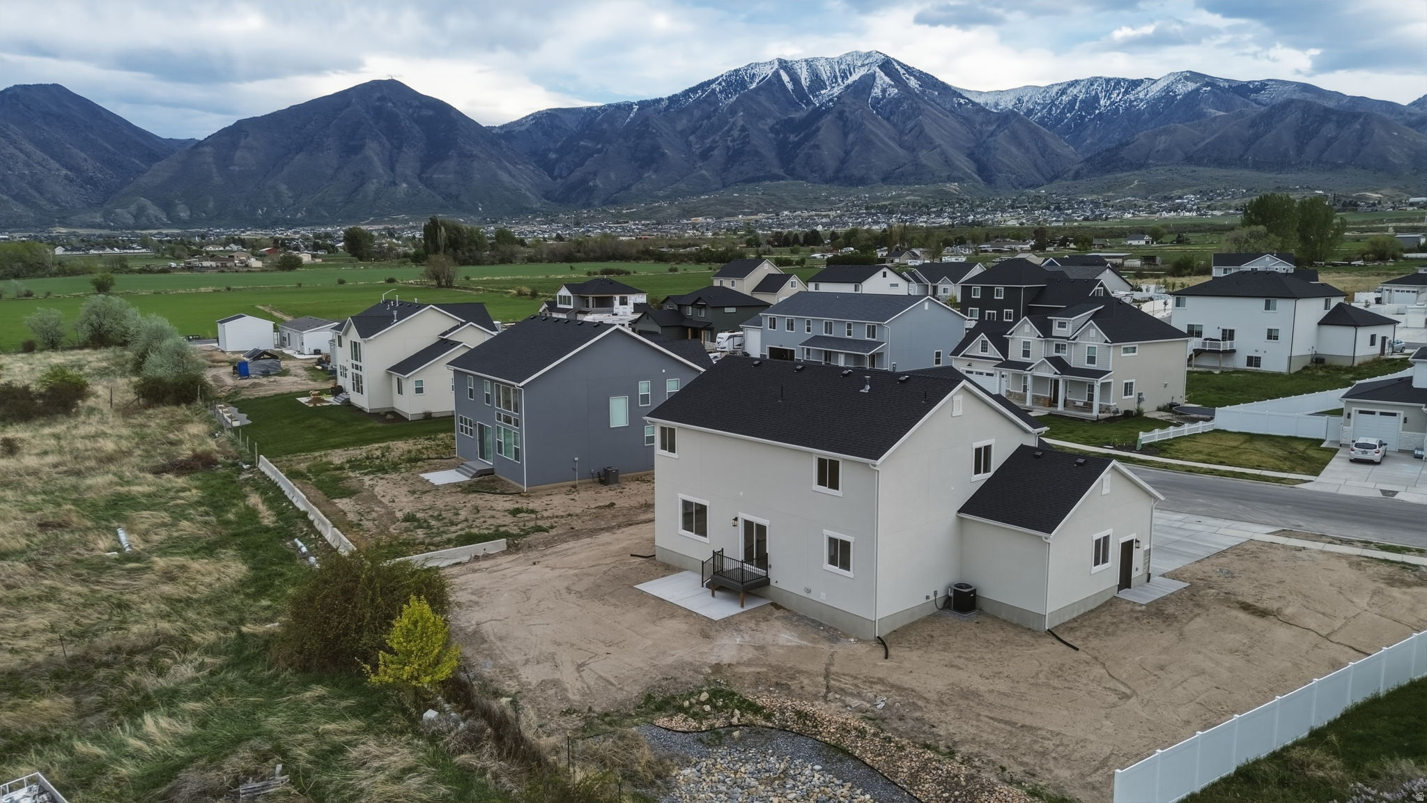 QUAIL MOUNTAIN - Residential