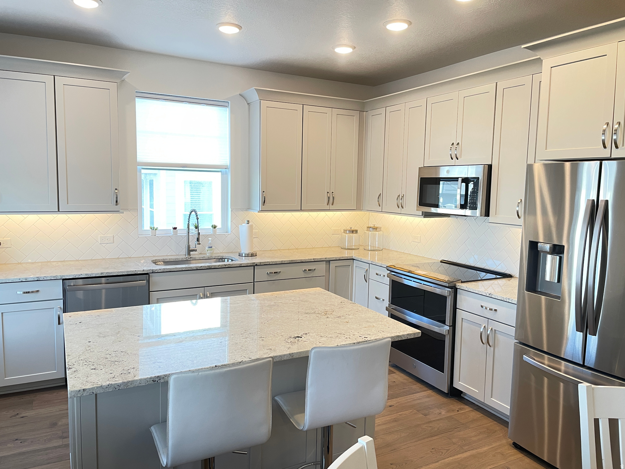 DAYBREAK - Residential