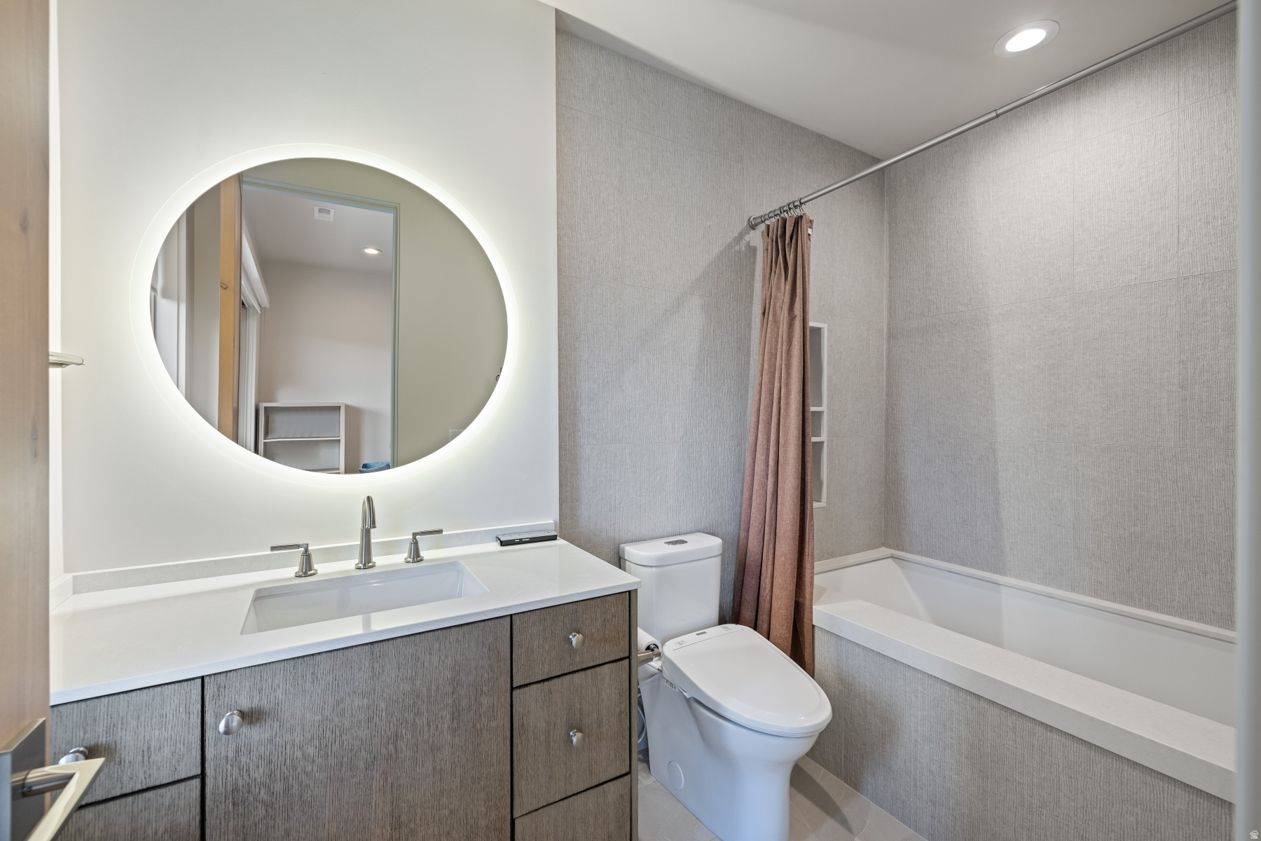 DEER VISTA - Residential Lease