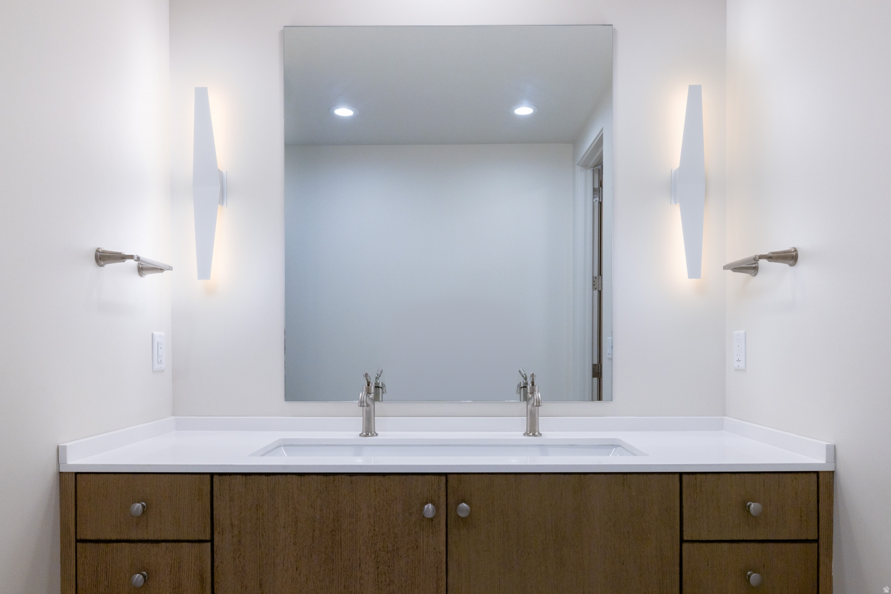 DEER VISTA - Residential Lease