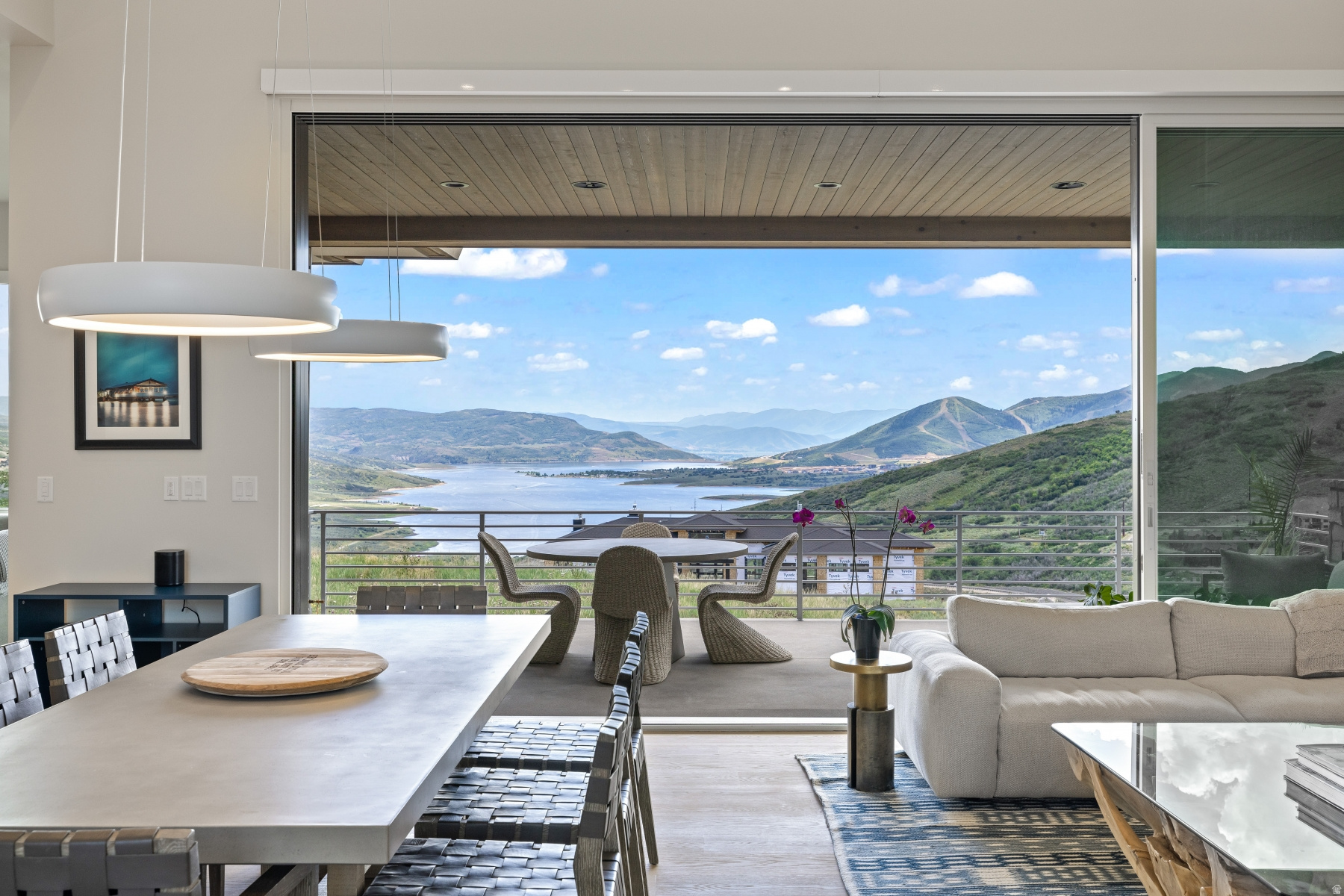 DEER VISTA - Residential Lease