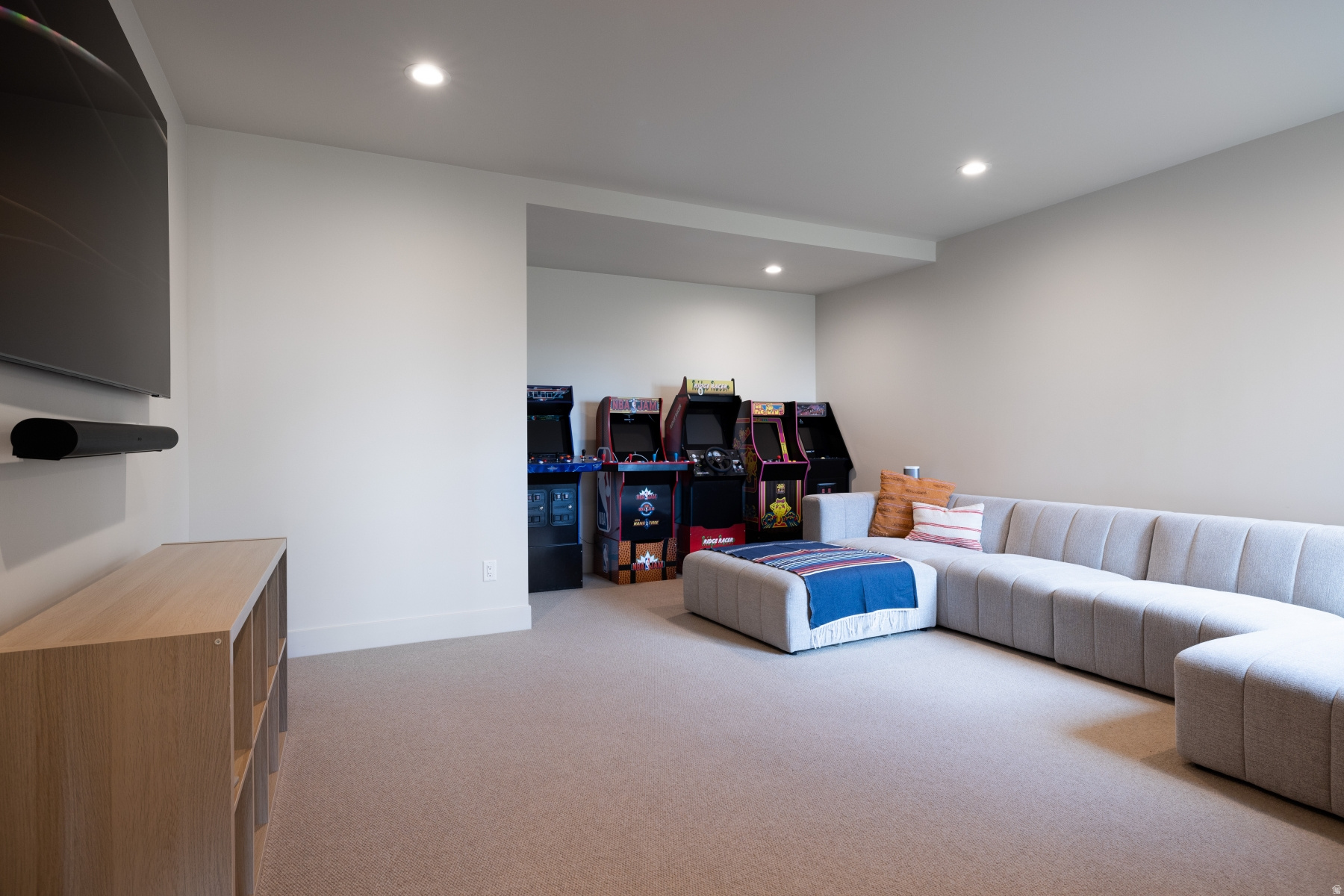 DEER VISTA - Residential Lease