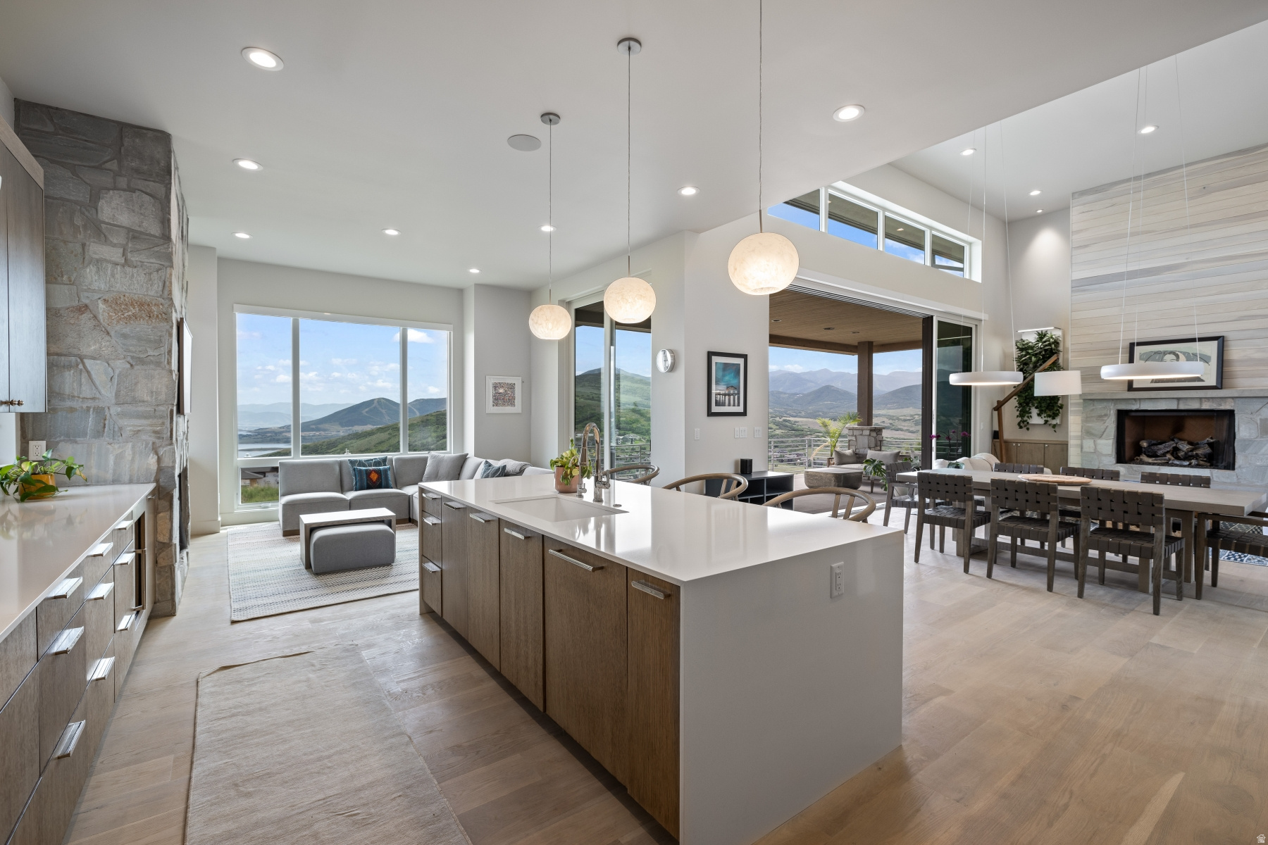 DEER VISTA - Residential Lease