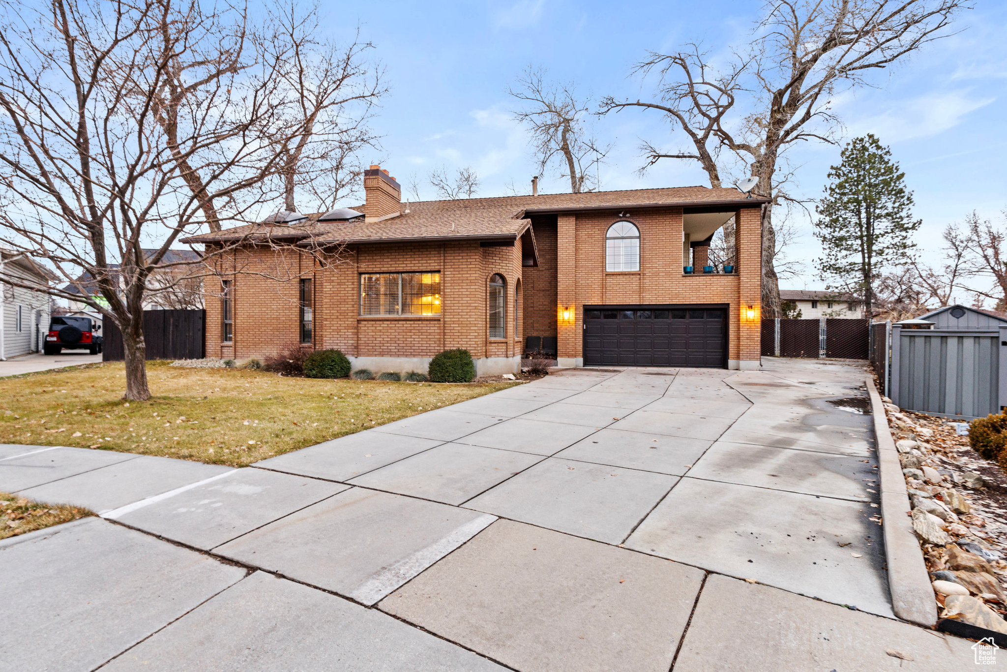 This beautiful home features large windows that flood the interior with natural light, creating a bright atmosphere throughout. Enjoy the tranquility of your private deck, nestled among mature trees offering plenty of seclusion and a "man cave" in the backyard. With its spacious and unique layout, including a dedicated salon/spa space for anyone looking to run their business from home! This home offers the ideal blend of comfort and privacy. All of this is tucked away in a quiet cul-de-sac.