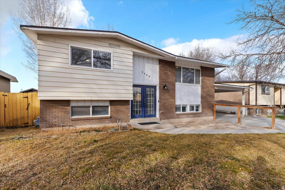 WESTERN HILLS - Residential