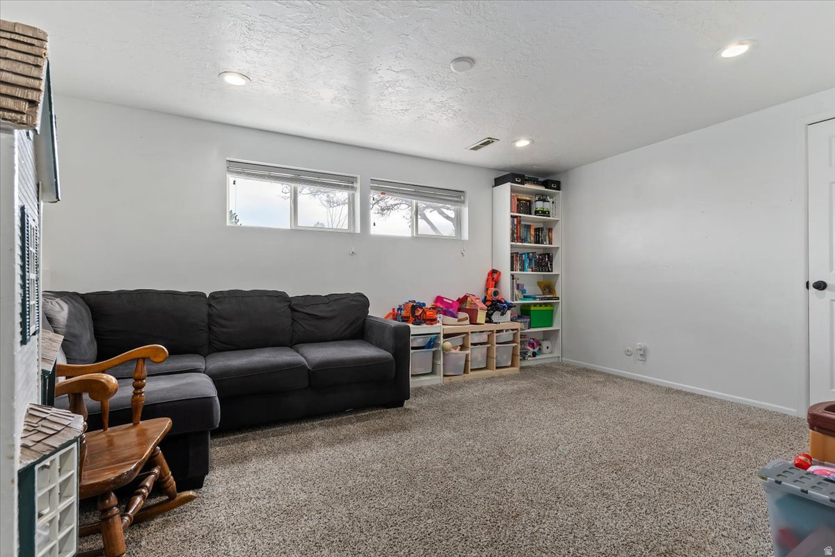 WESTERN HILLS - Residential