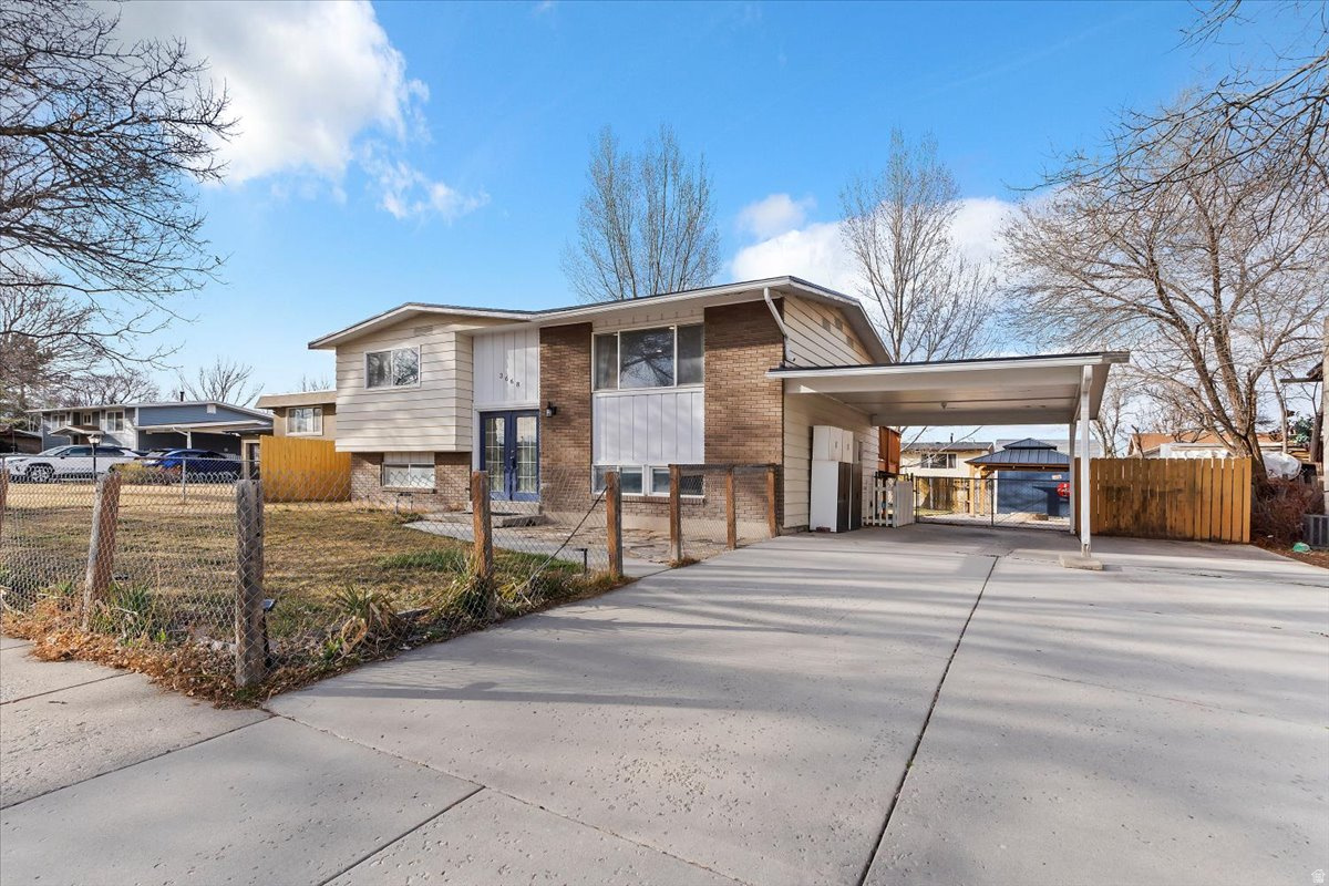 WESTERN HILLS - Residential