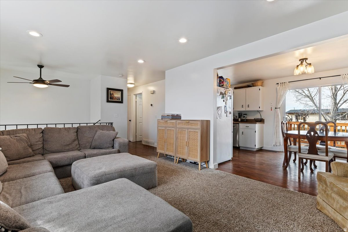 WESTERN HILLS - Residential