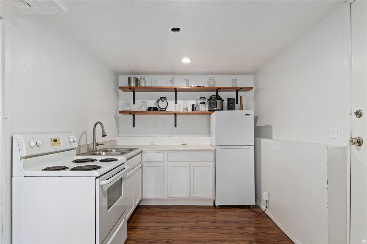 WESTERN HILLS - Residential