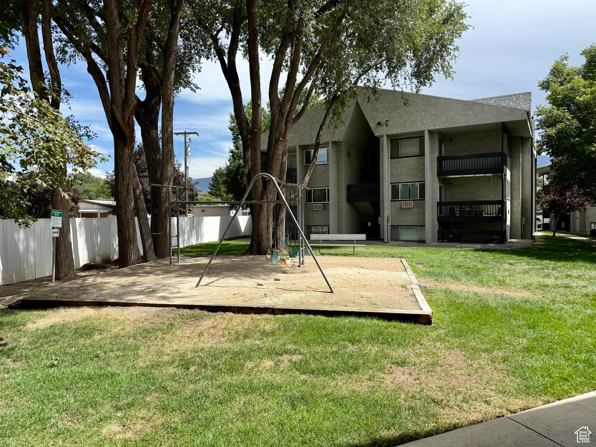 WOOD POINT CONDO - Residential