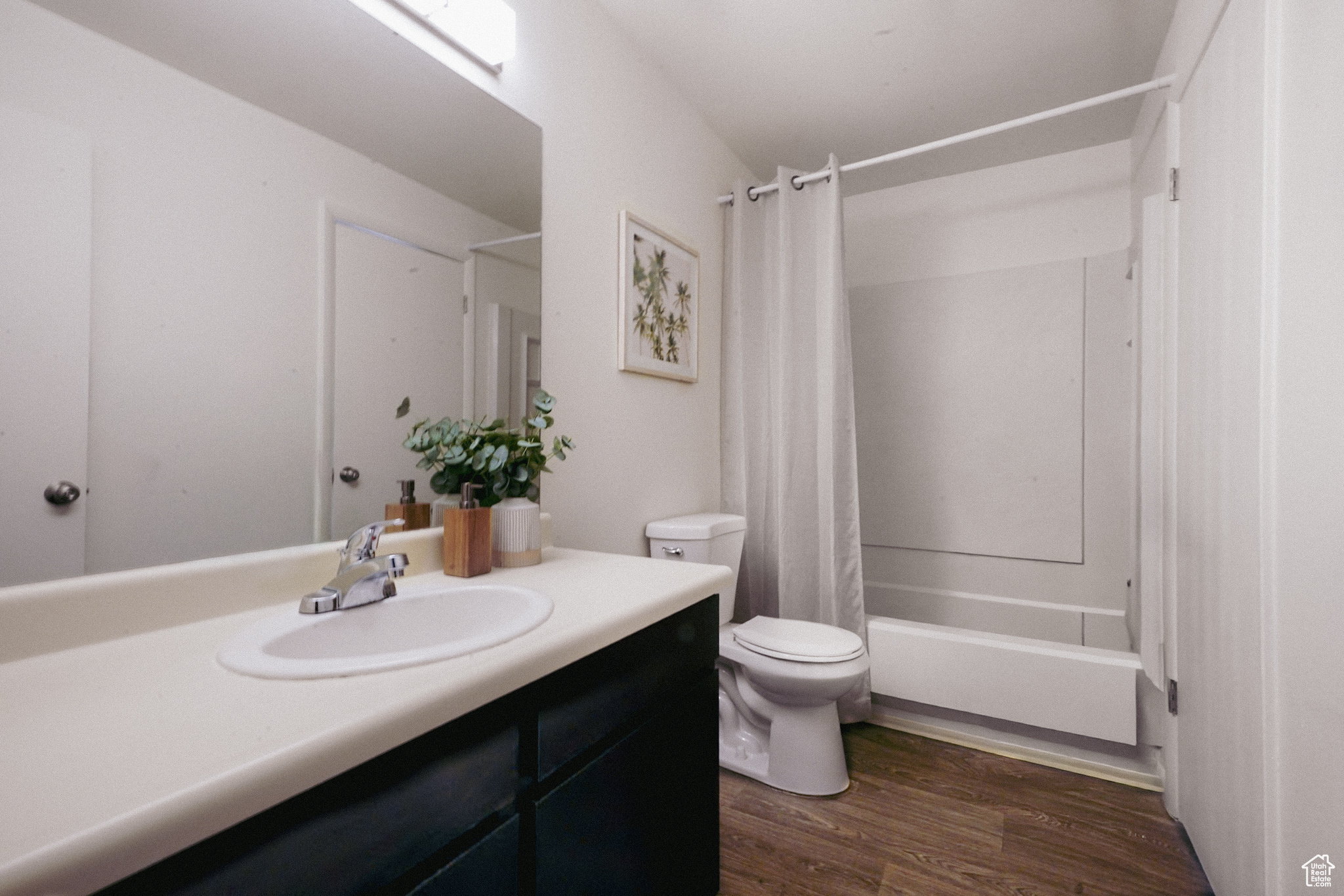 WOOD POINT CONDO - Residential