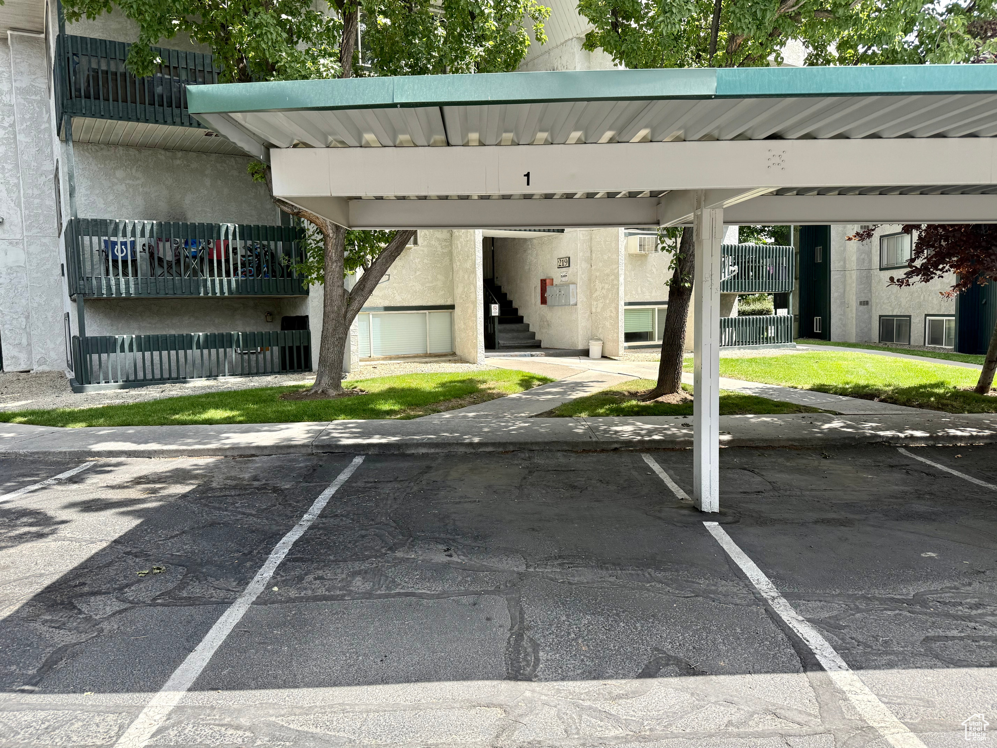 WOOD POINT CONDO - Residential