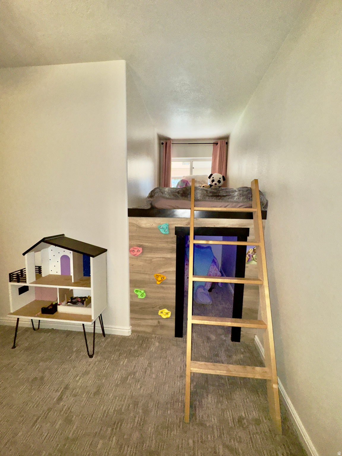 BLOOMINGTON HILLS 9 - Residential