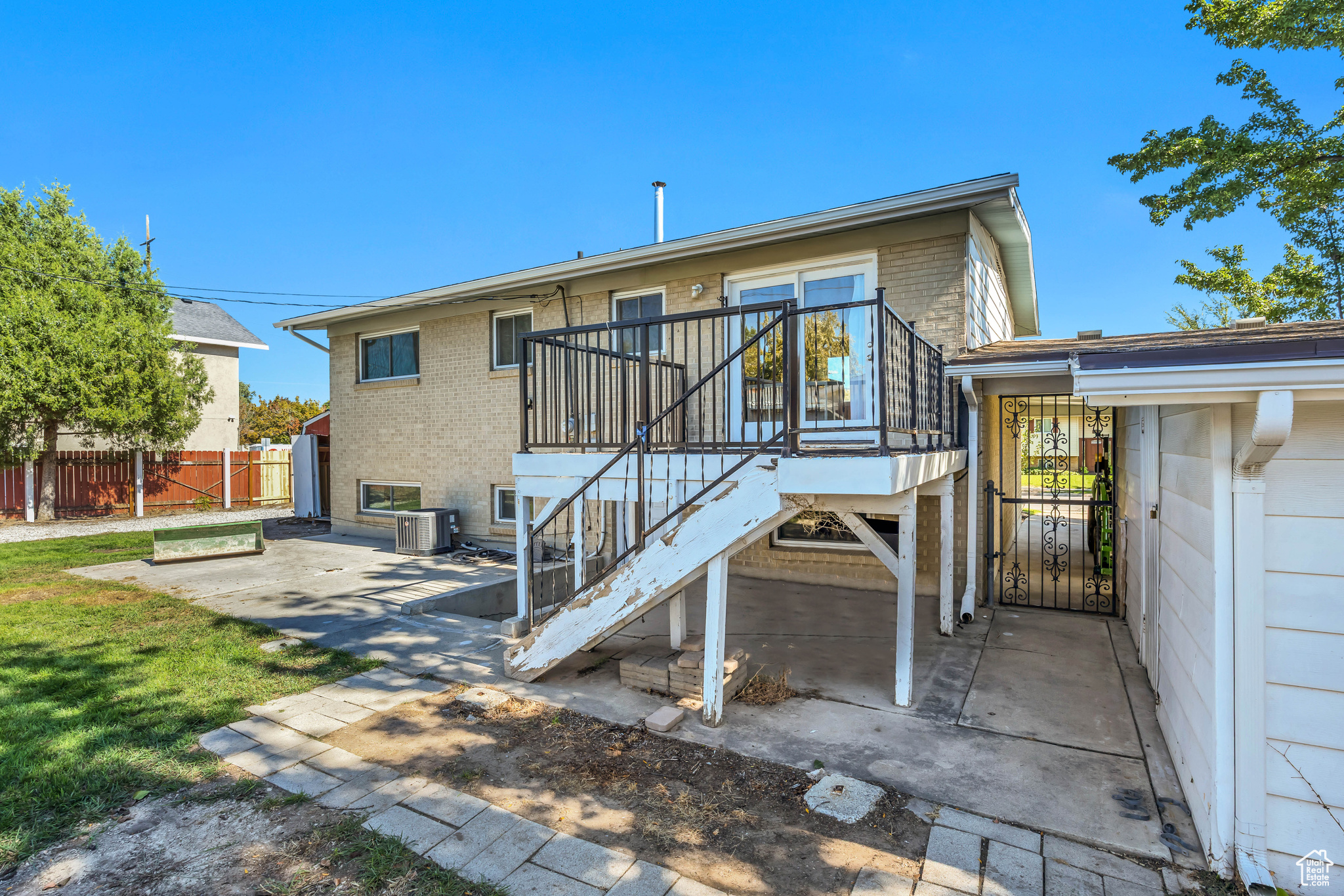 RIVERVIEW ACRES - Residential