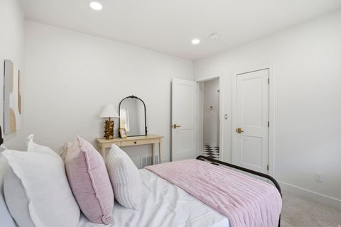 Tiny photo for 938 E HOLLYWOOD AVE, Salt Lake City, UT 84105 (MLS # 2153356)