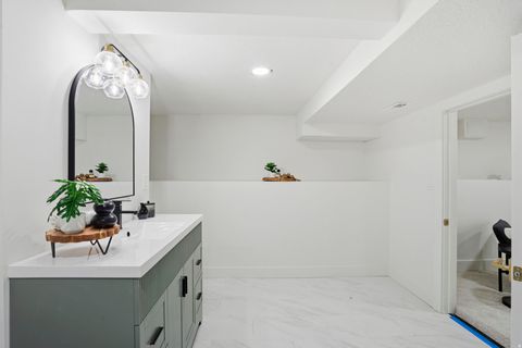 Tiny photo for 938 E HOLLYWOOD AVE, Salt Lake City, UT 84105 (MLS # 2153356)