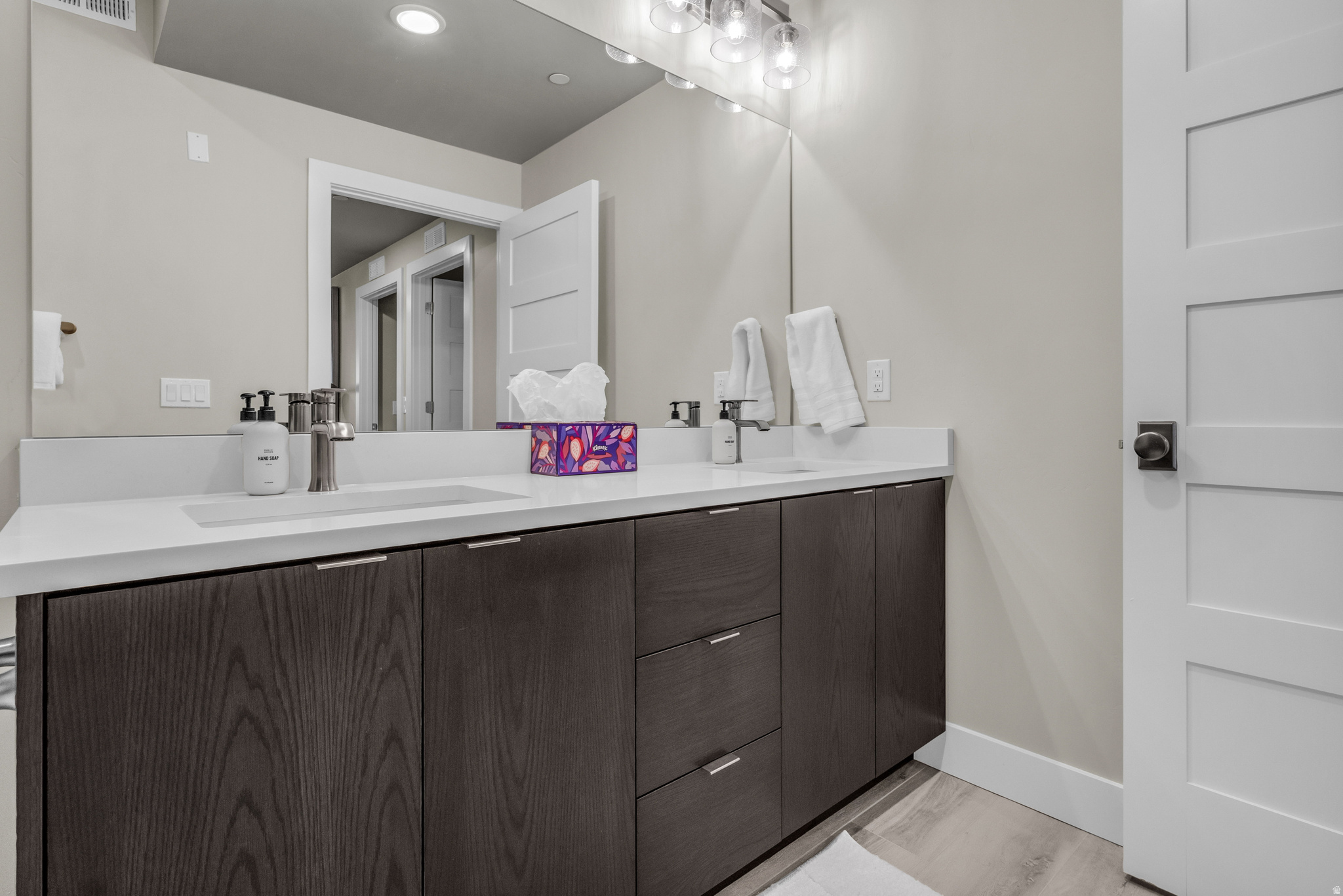 MAYFLOWER LAKESIDE - Residential