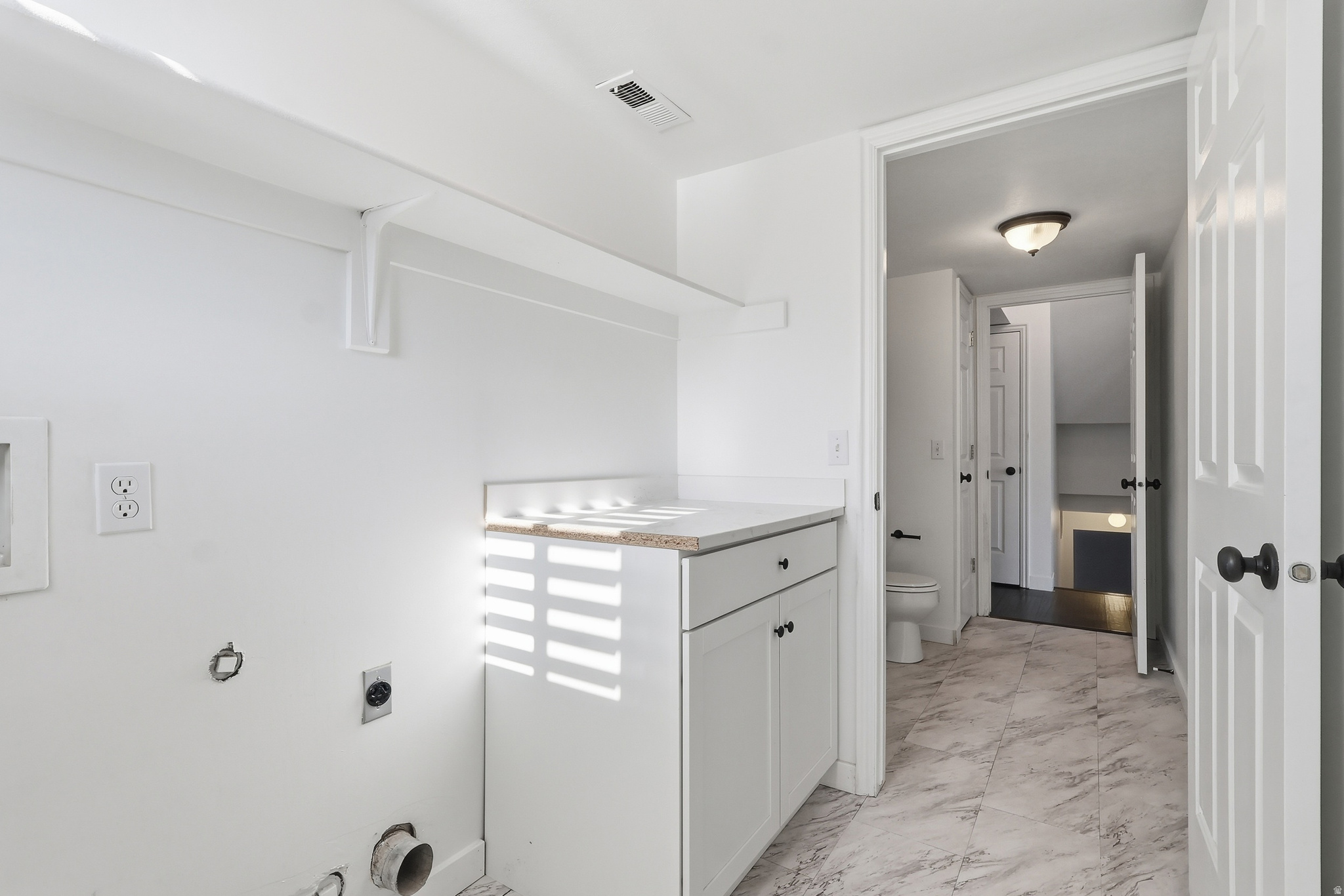 CAPITAL ESTATES - Residential