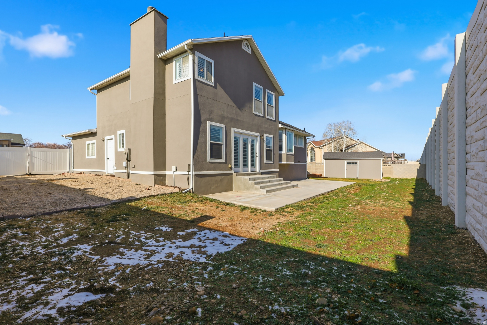 CAPITAL ESTATES - Residential